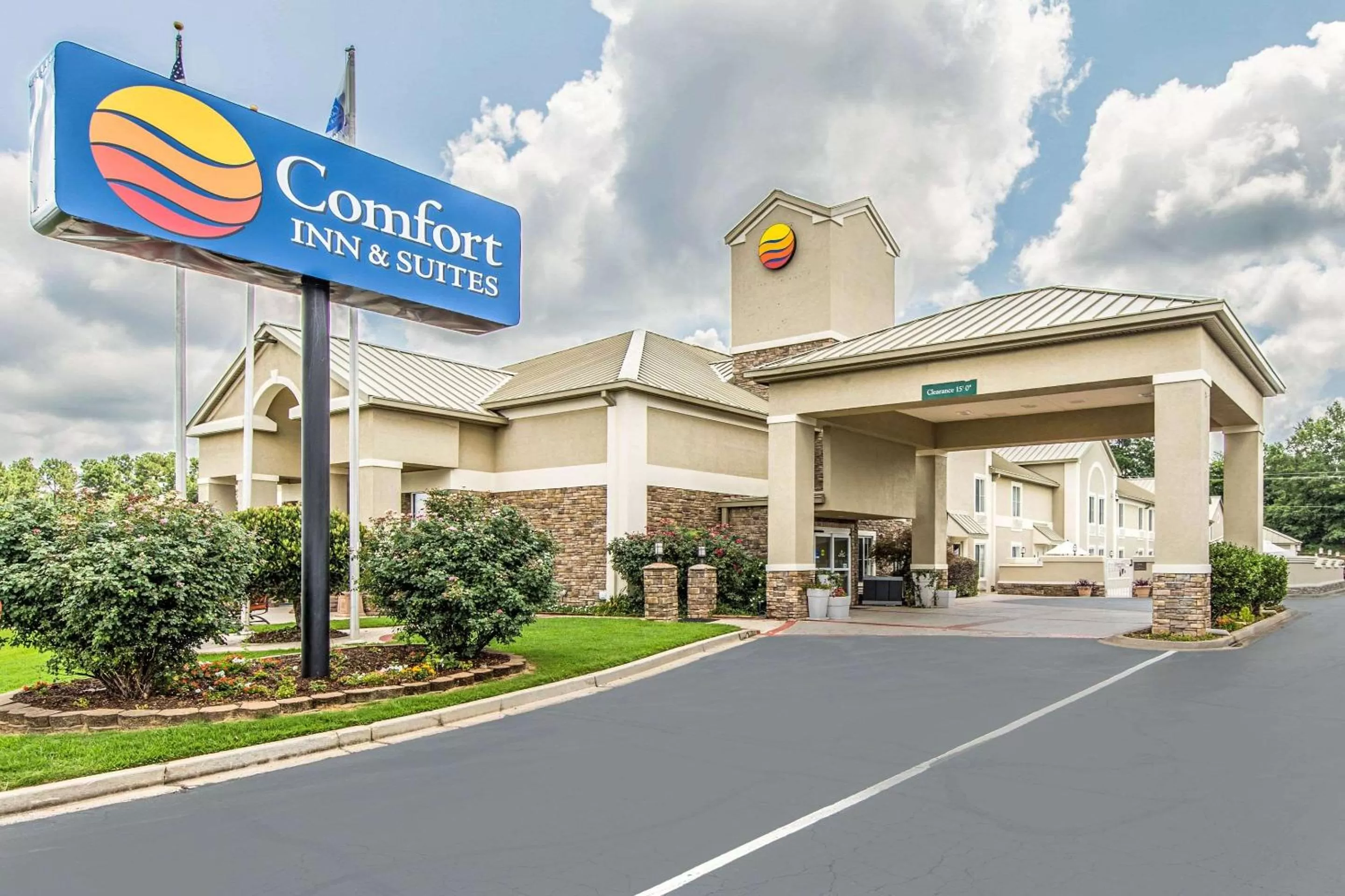 Property building in Comfort Inn & Suites Greenwood near University