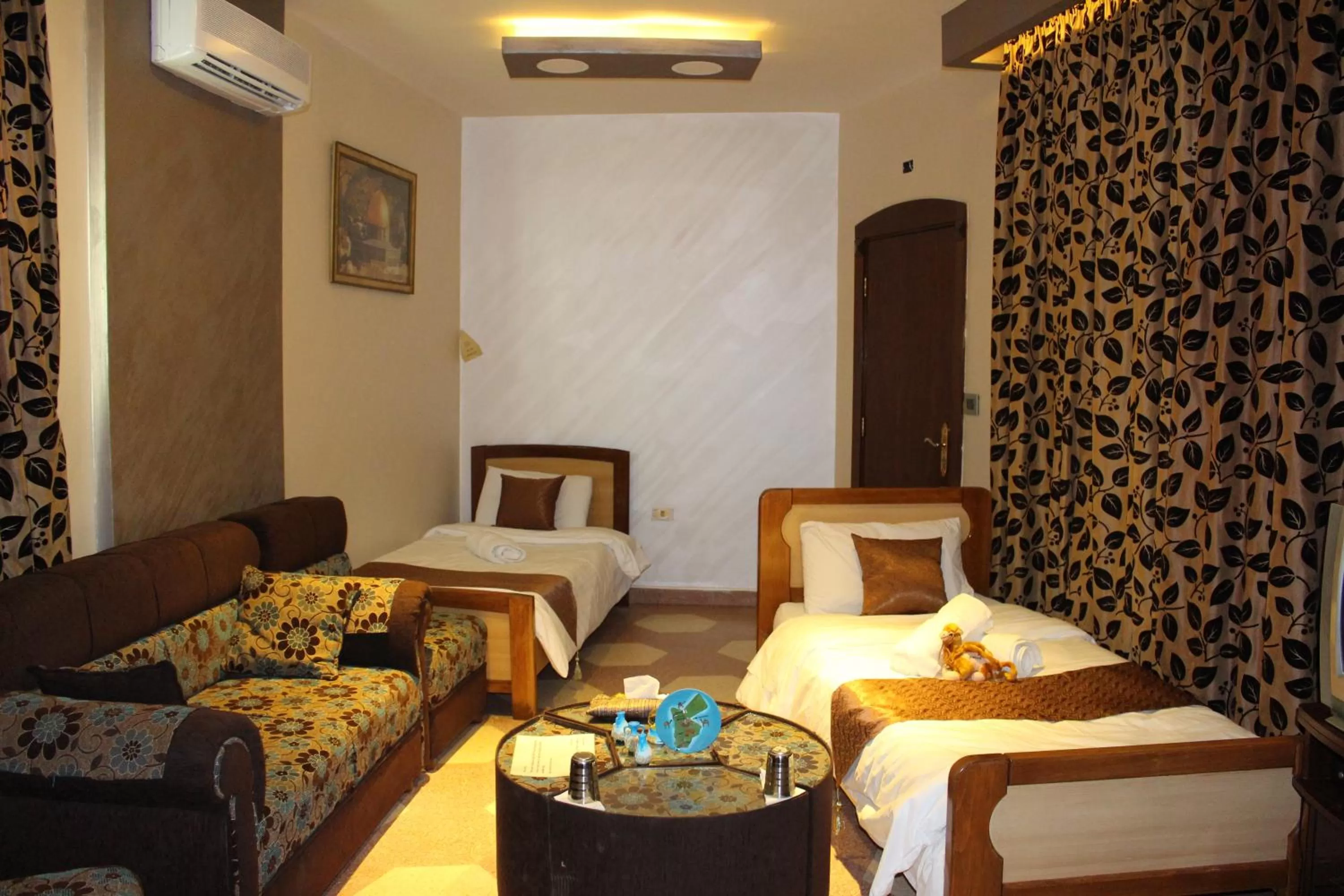 Bedroom, Bed in Arab Tower Hotel