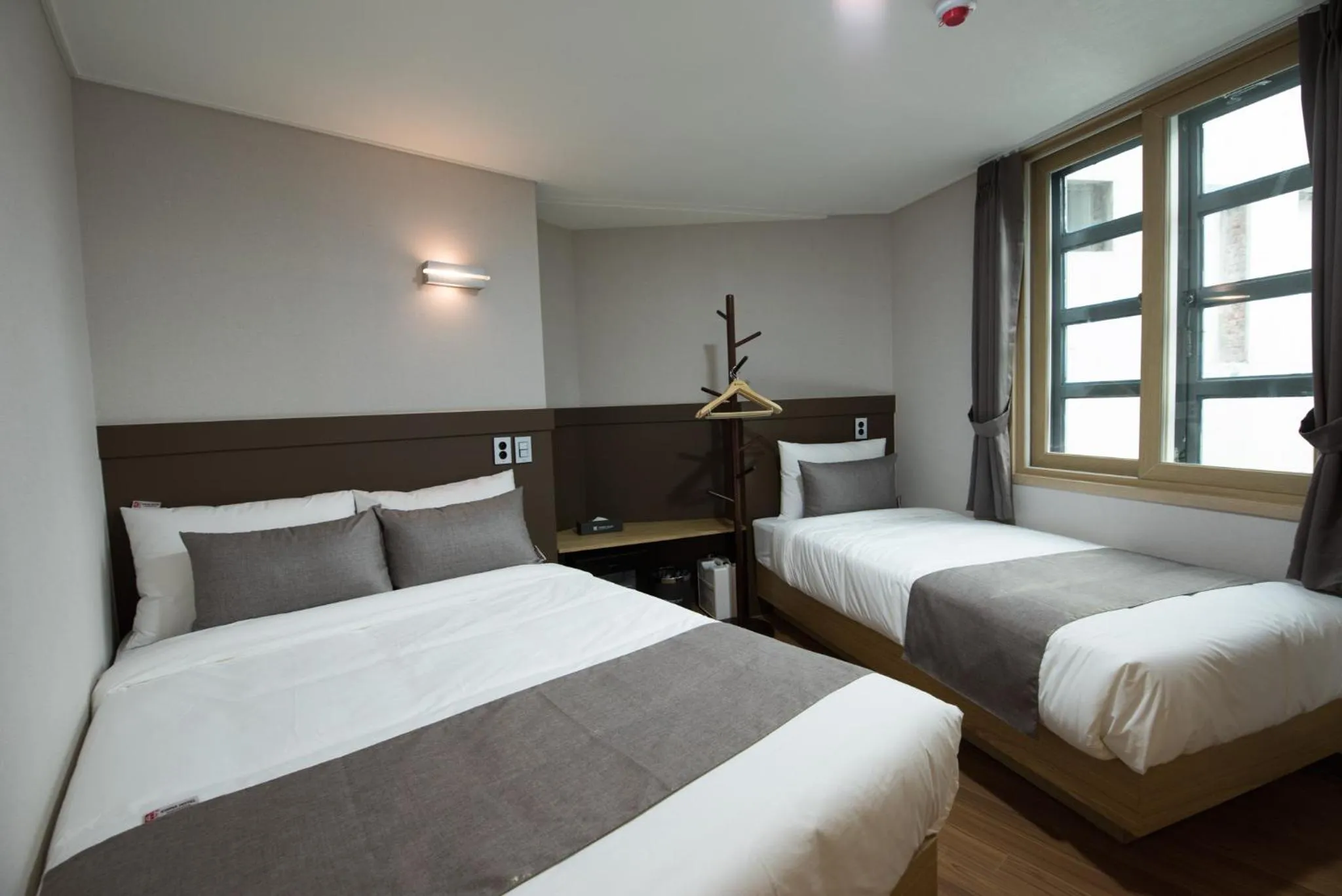 Bedroom, Bed in Ehwa In Myeongdong