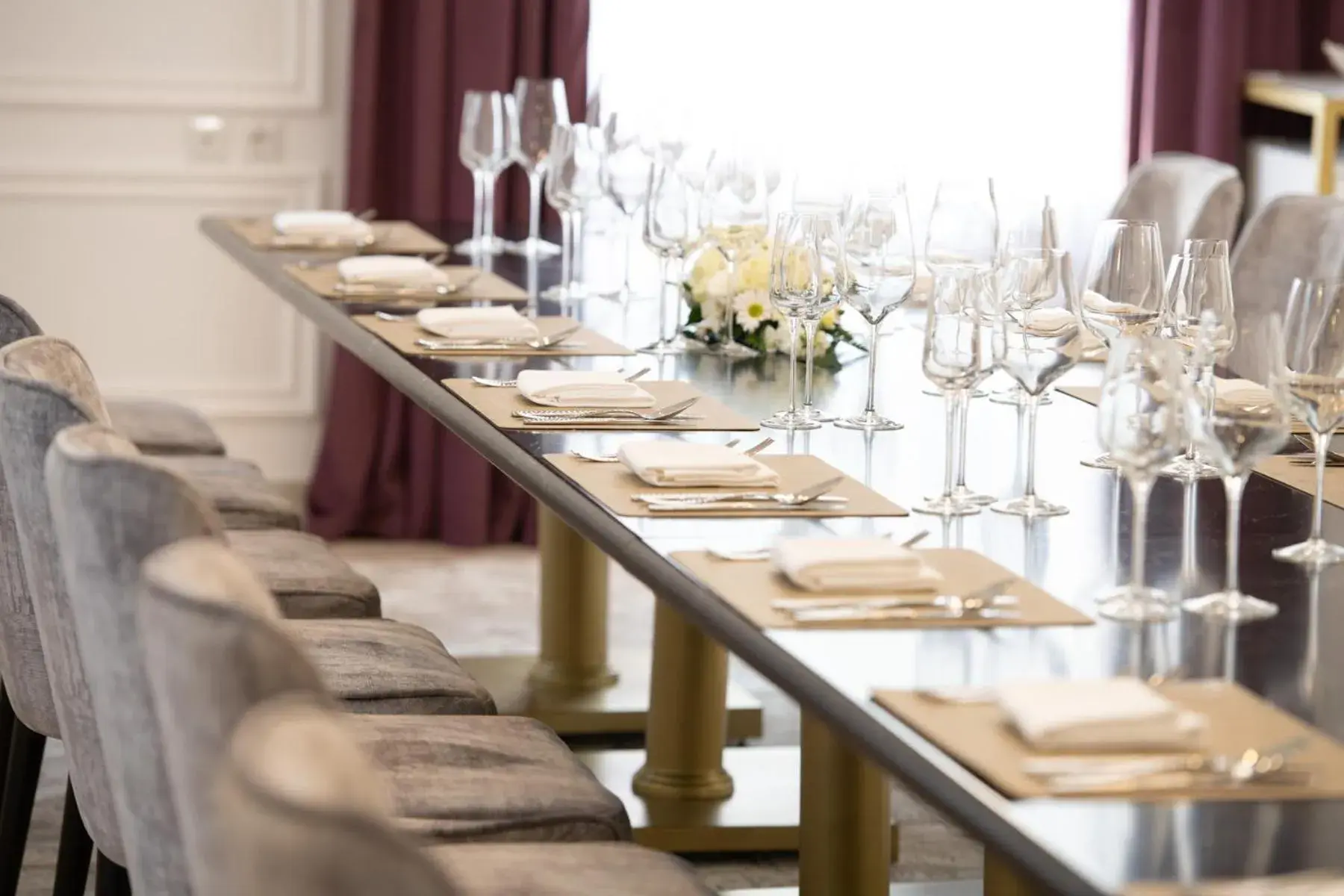 Restaurant/places to eat in LOTTE City Hotels Tashkent Palace Restaurant/places to eat in LOTTE City Hotels Tashkent Palace