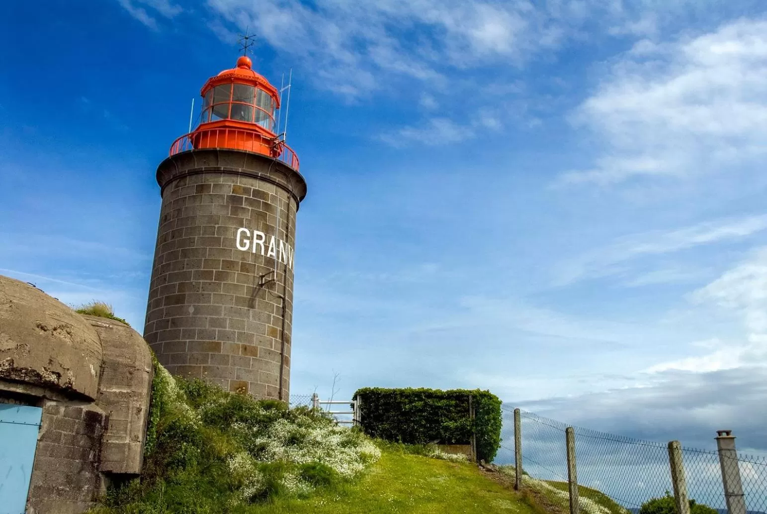 Nearby landmark in lesroses1680