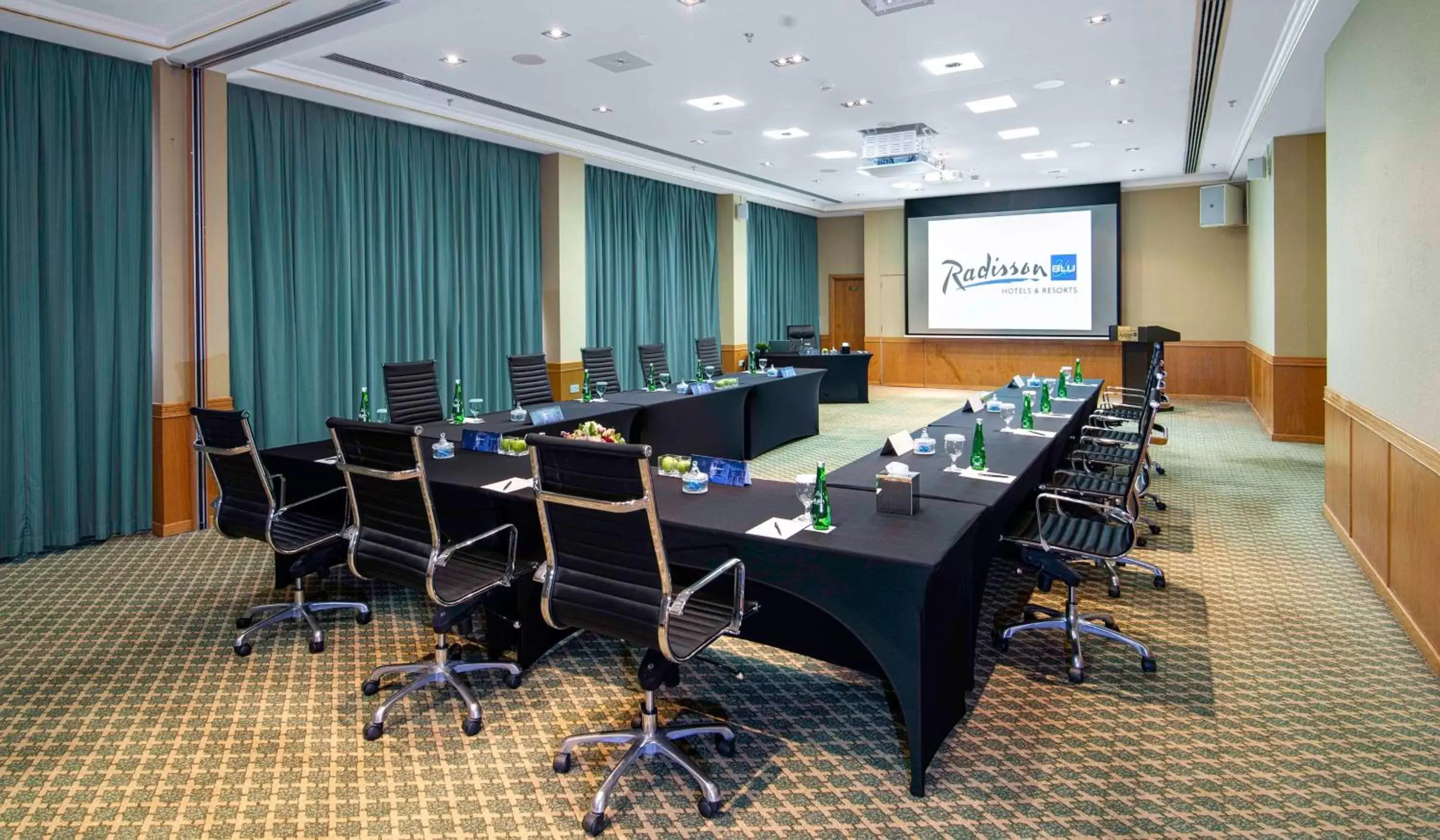 Meeting/conference room in Radisson Blu Hotel & Resort, Al Ain