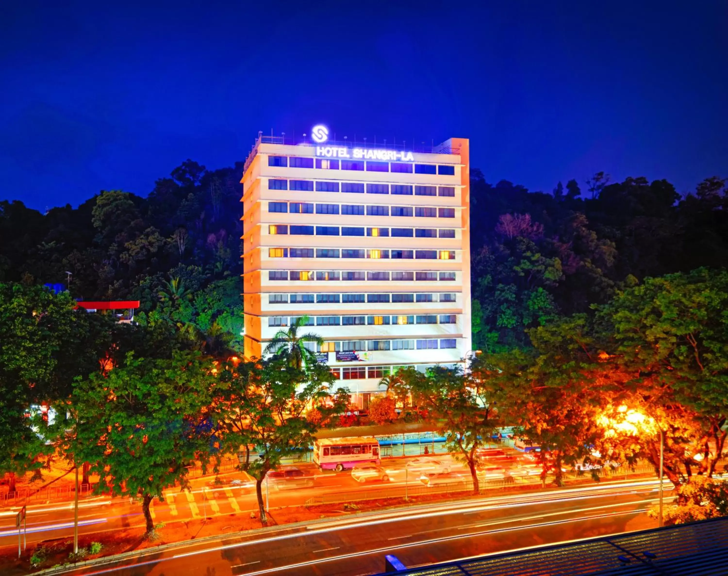 Property Building in Hotel Shangri-la Kota Kinabalu