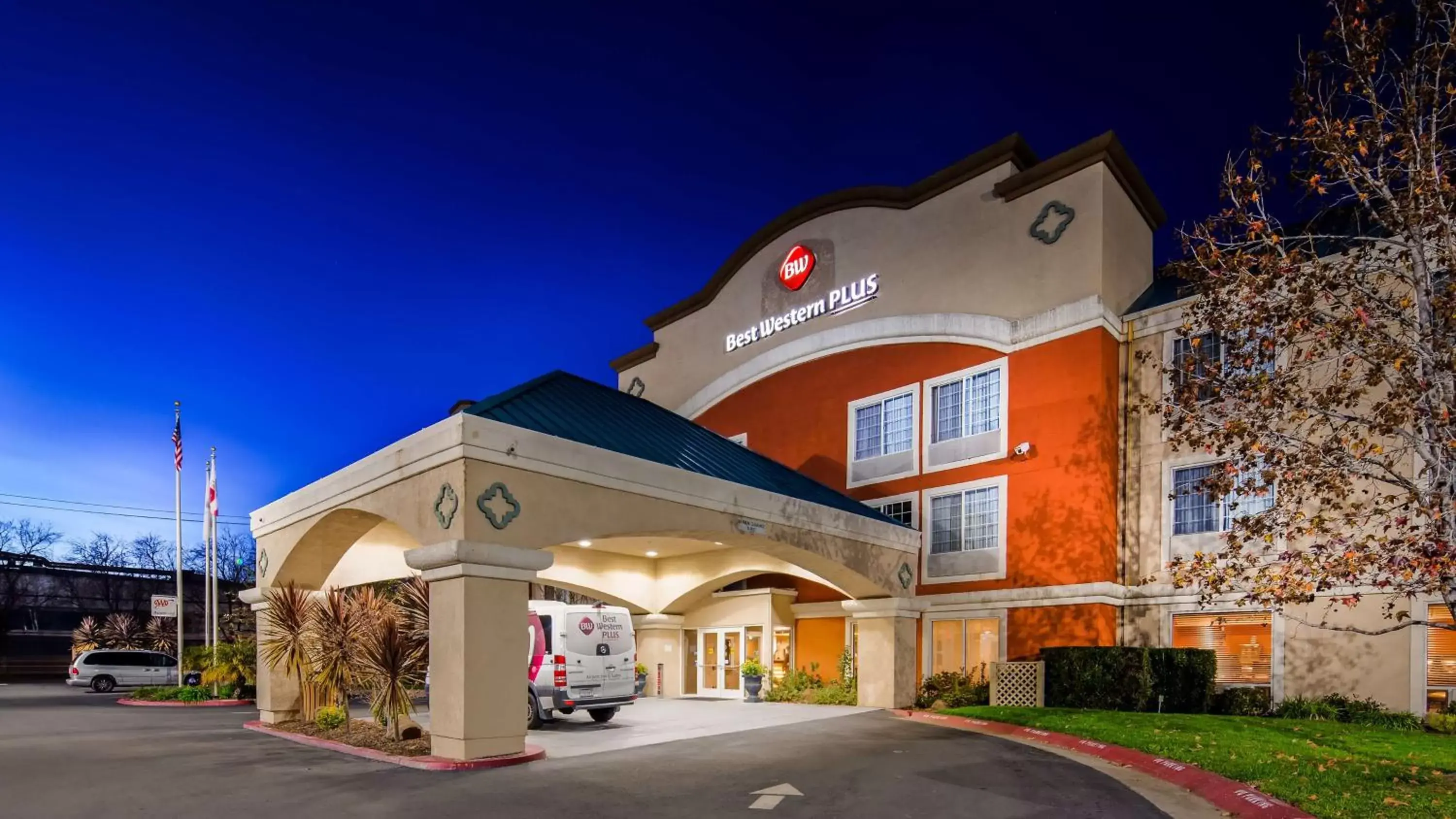 Property Building in Best Western Airport Inn & Suites Oakland