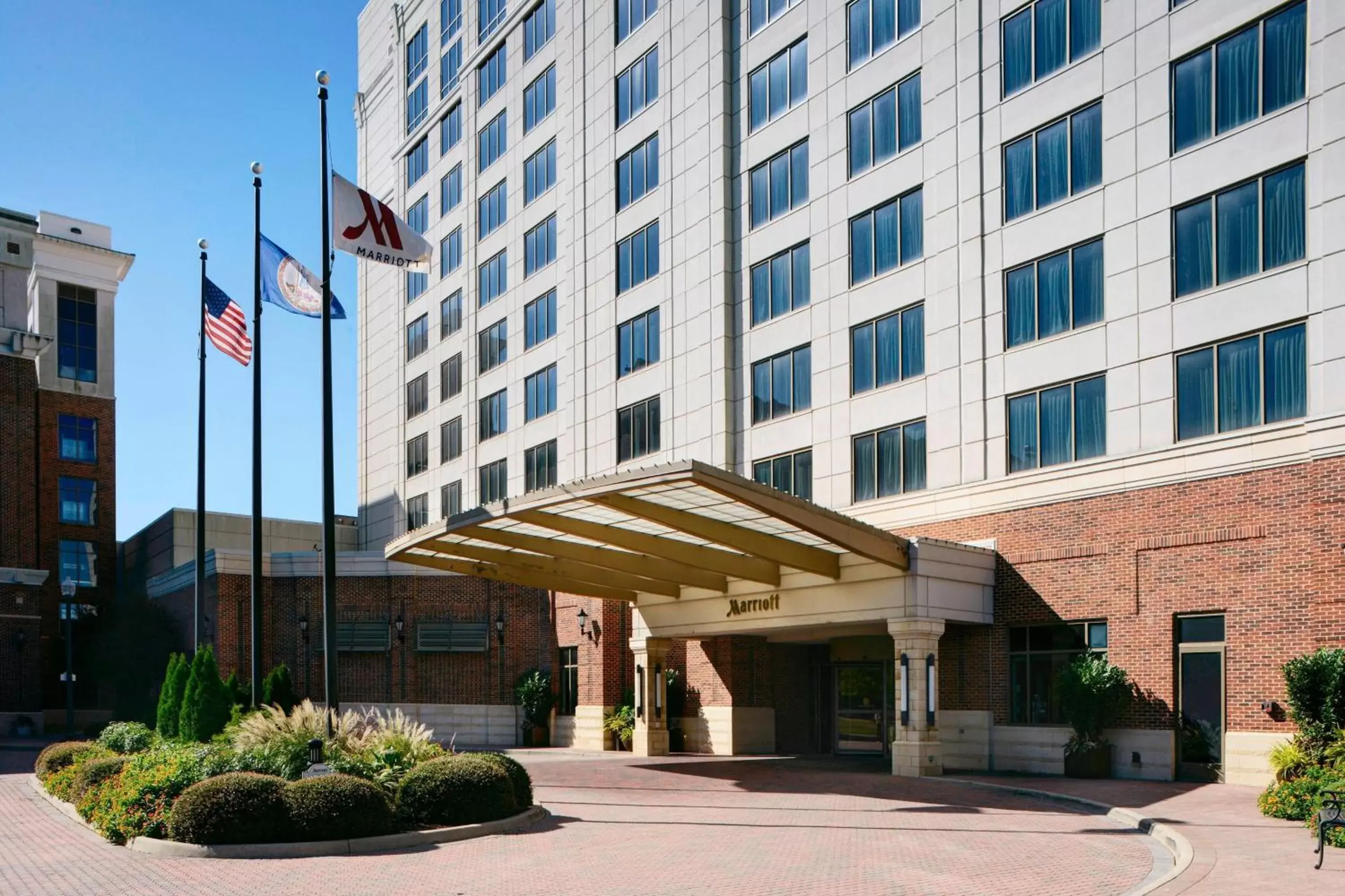 Property Building in Newport News Marriott at City Center