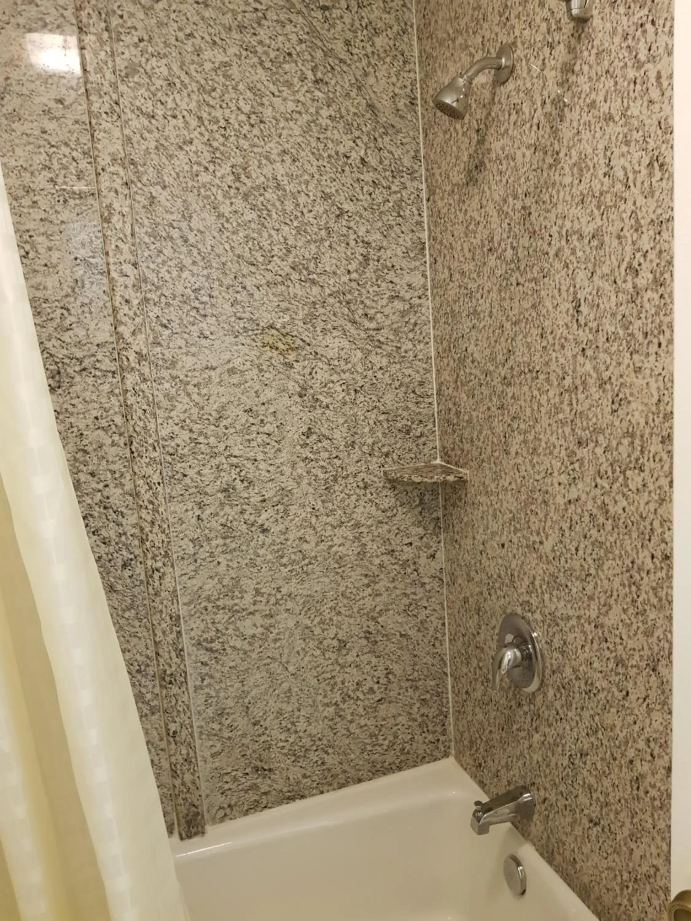 Shower, Bathroom in El Segundo Inn
