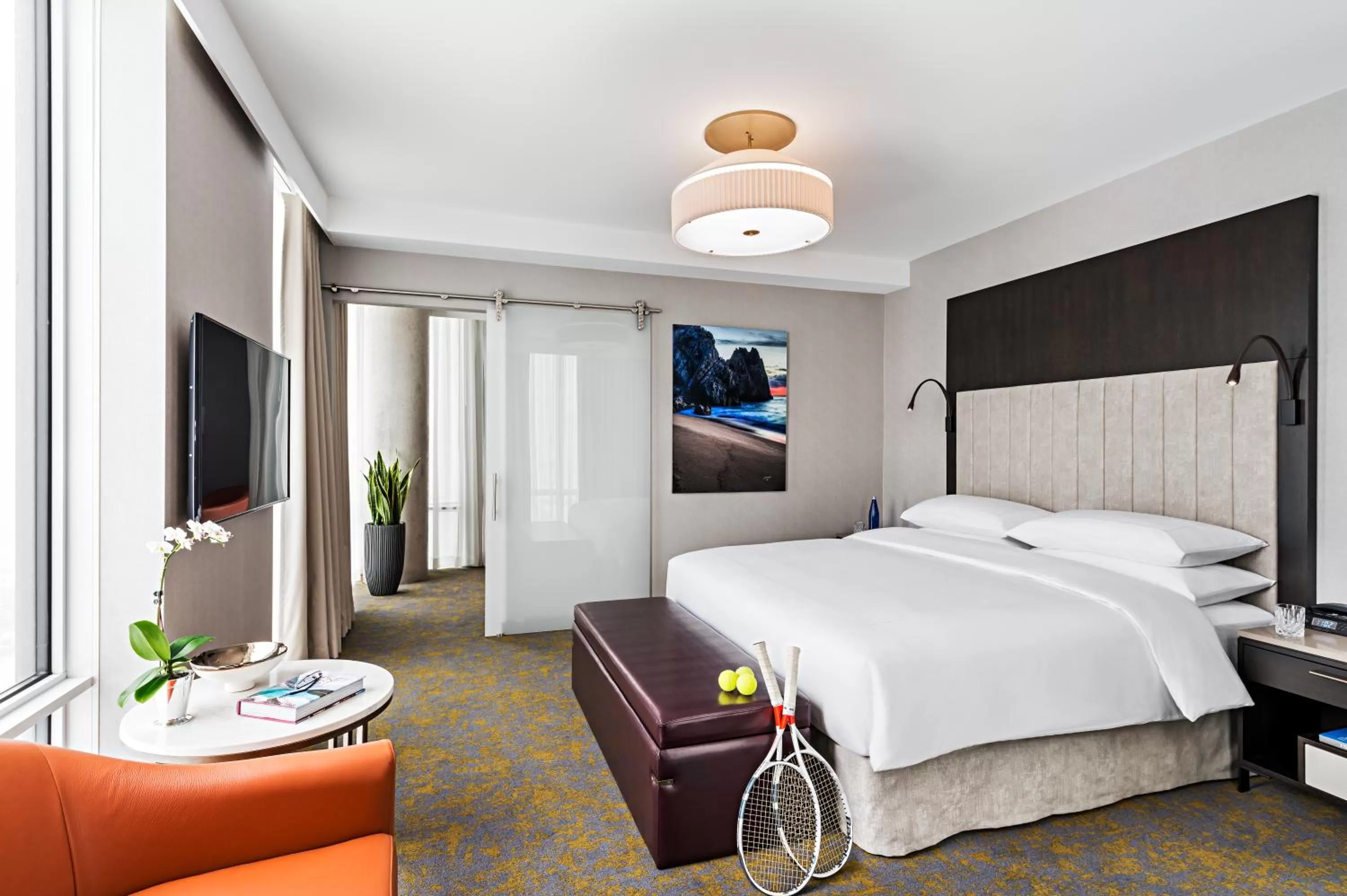 Living room, Bed in Hotel X Toronto, a Destination by Hyatt Hotel