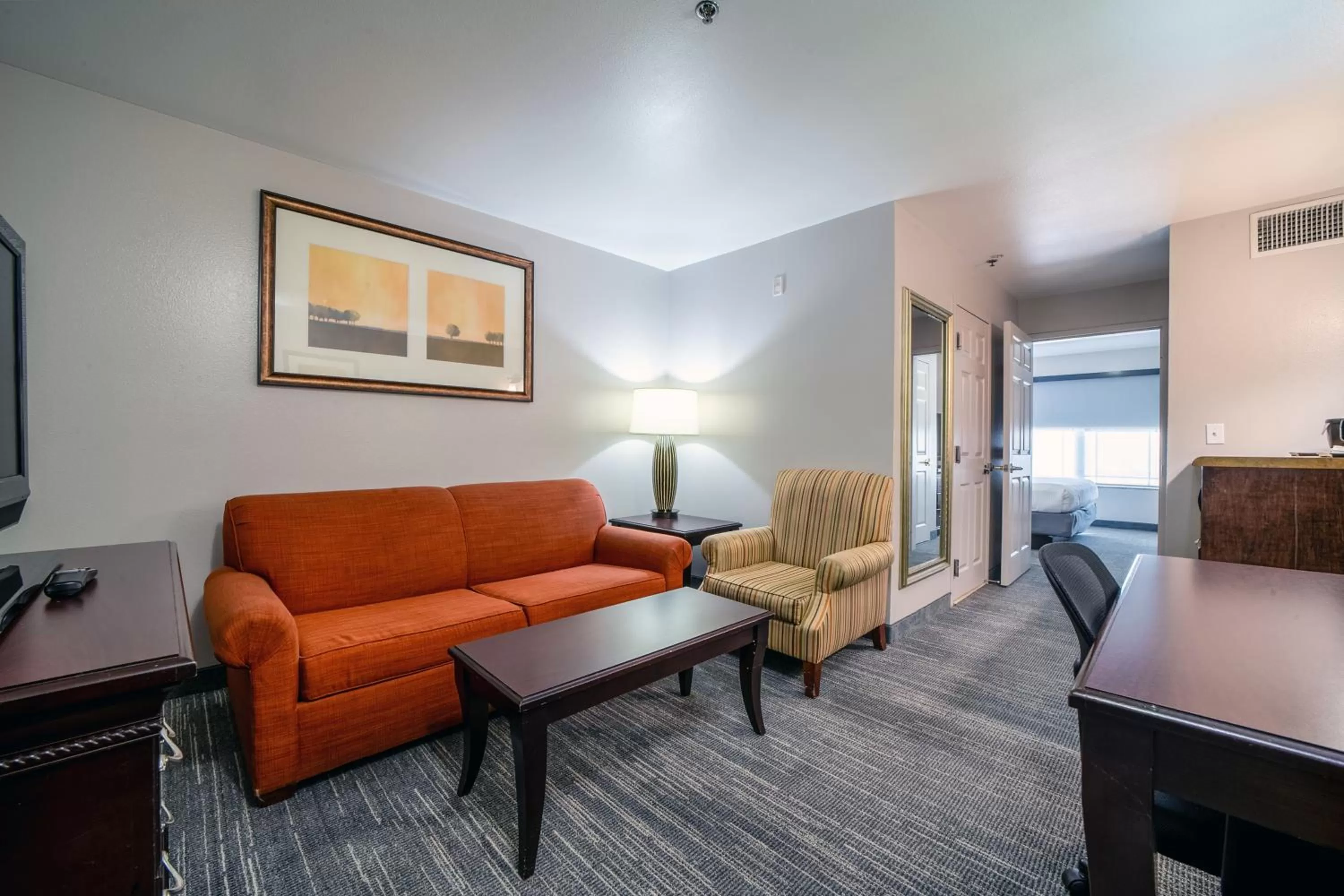 Living room in Country Inn & Suites by Radisson, Ontario at Ontario Mills, CA