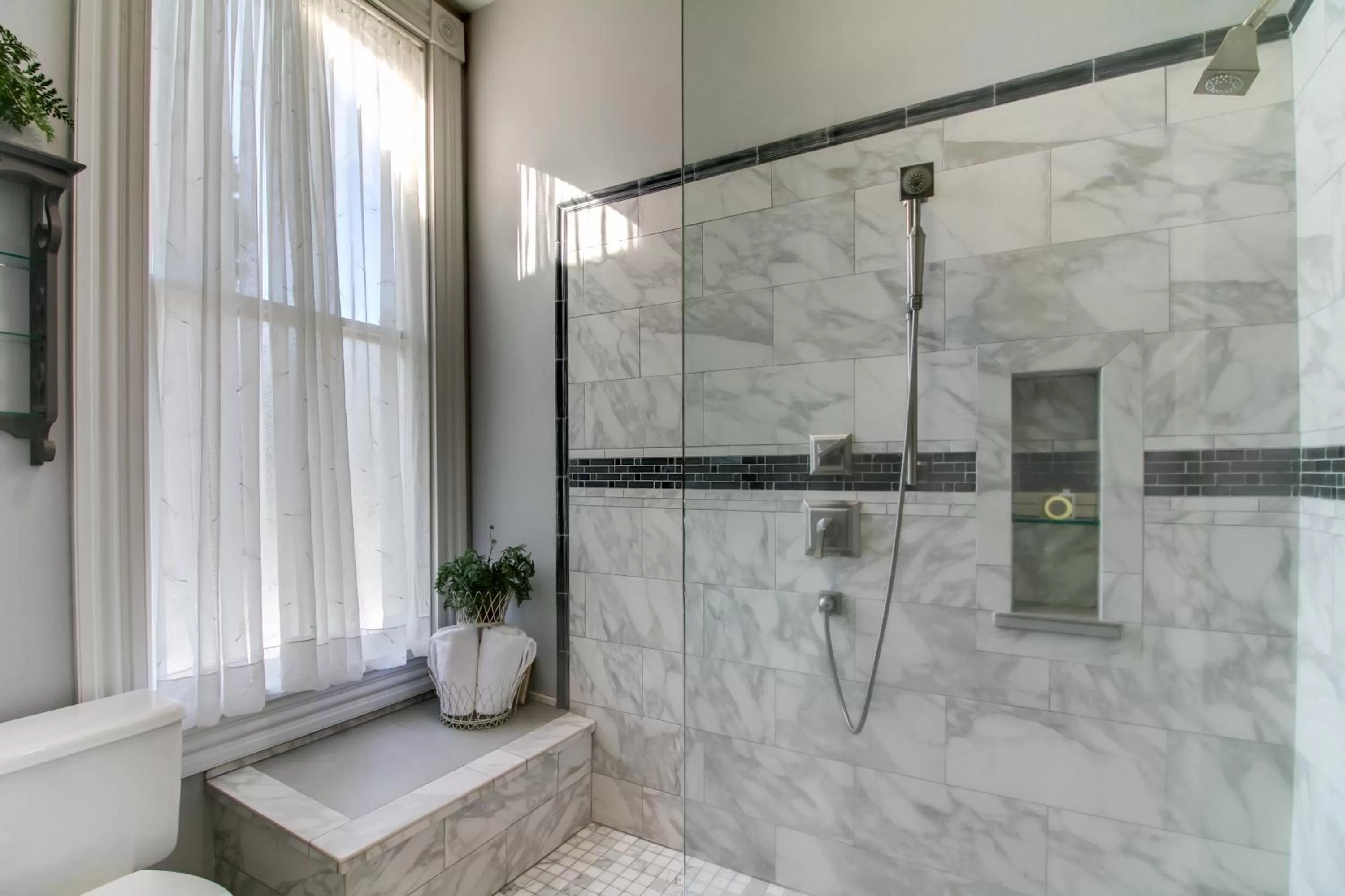 Shower in Winchester Inn