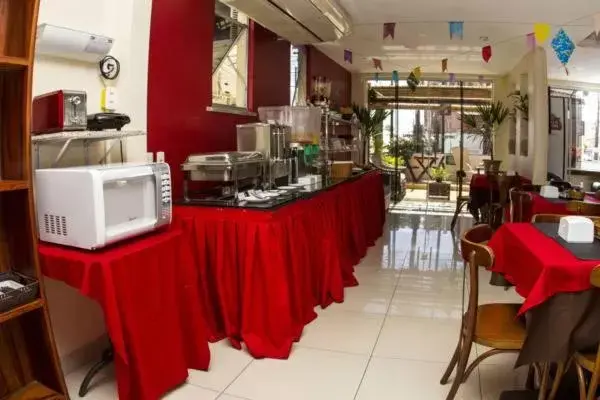 Buffet breakfast, Restaurant/Places to Eat in Ara Mar Praia Hotel