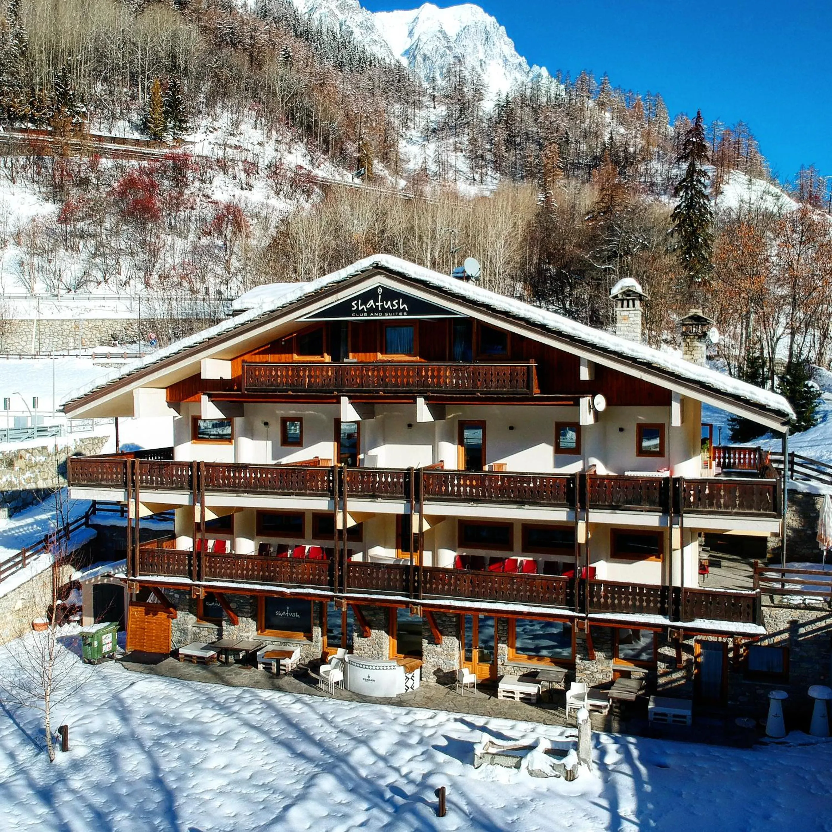 Property building in Shatush Hotel