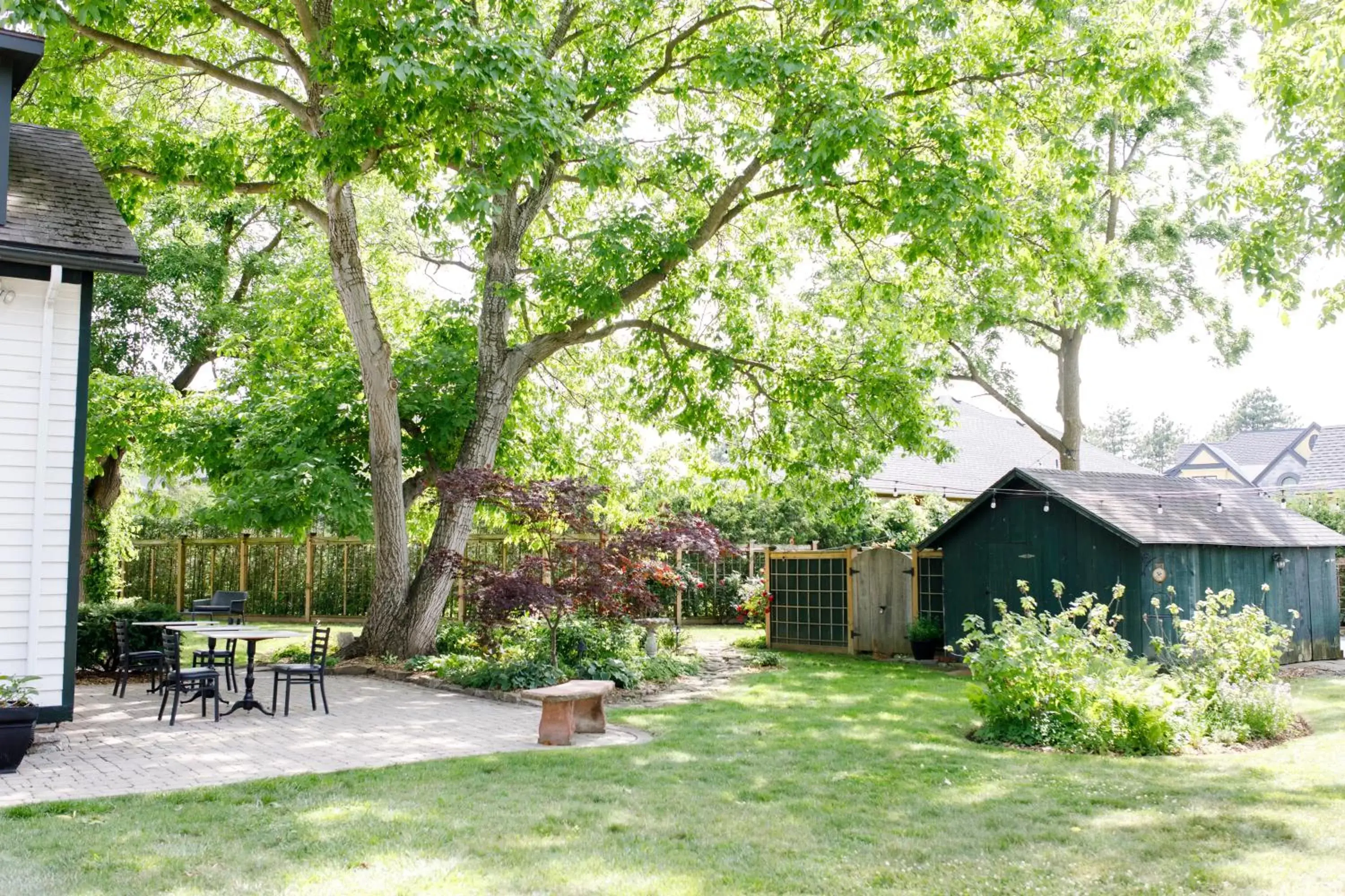 Patio, Property Building in Woodbourne Inn