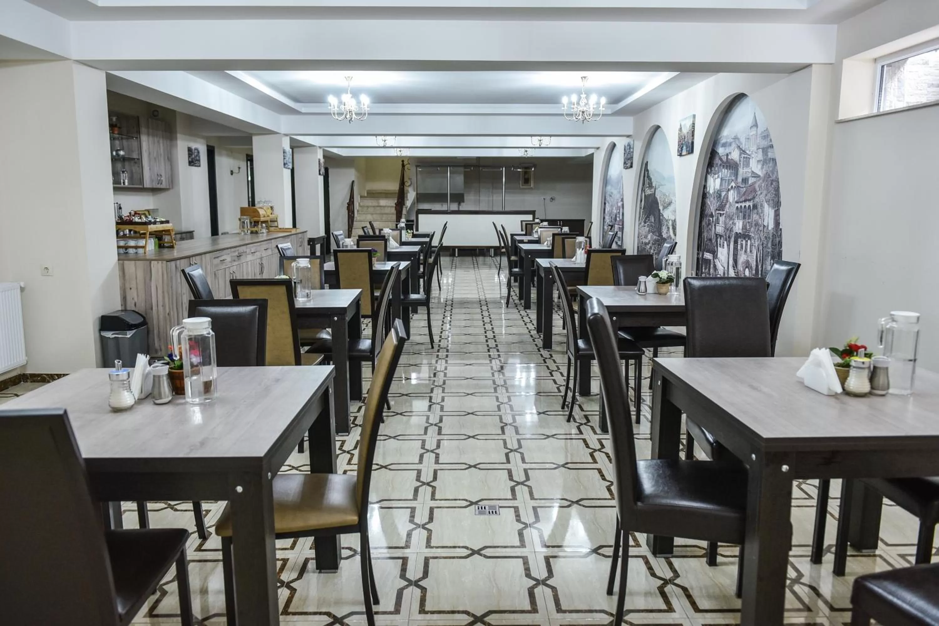 Restaurant/places to eat in MariaLuis Hotel