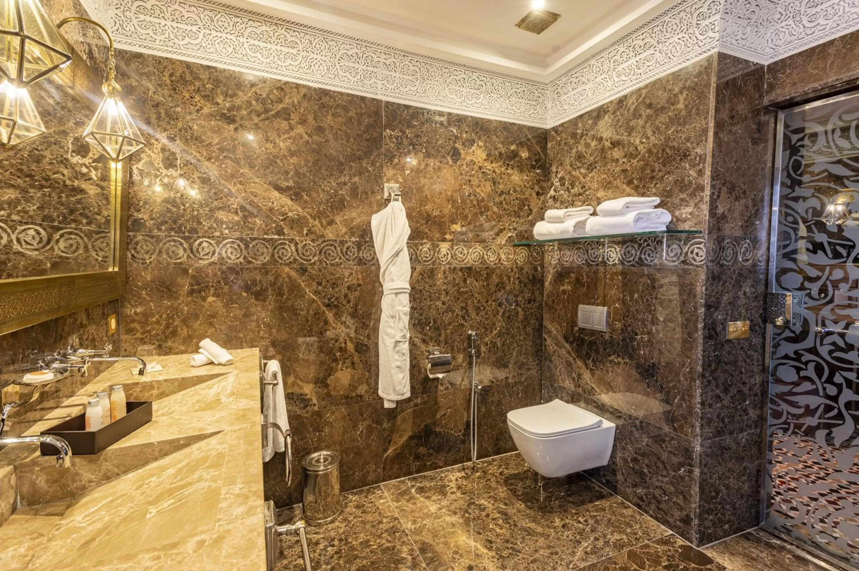 Bathroom in Maria Towers , Palais Table d'hôtes & SPA