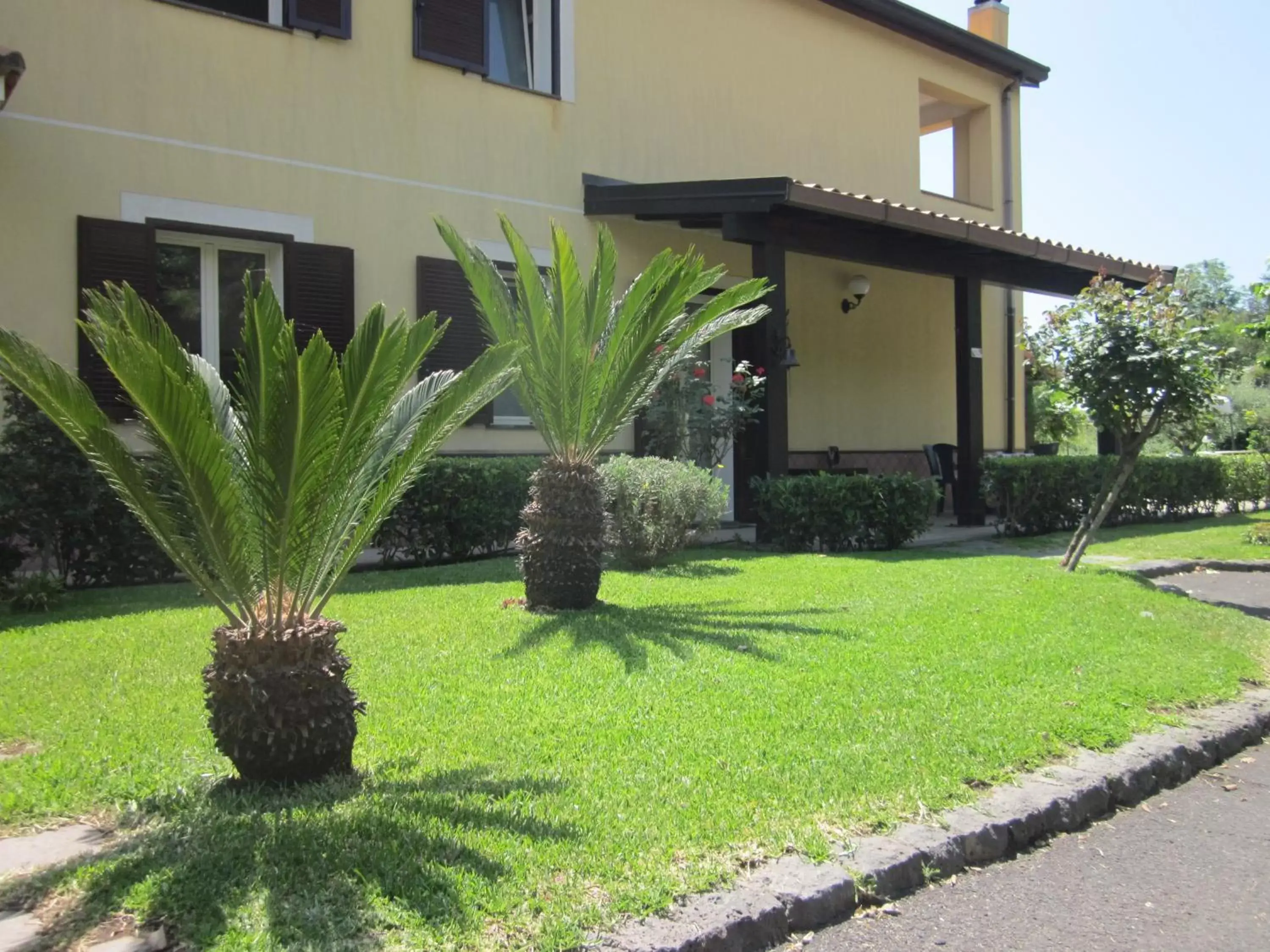 Garden in B&B BOUTIQUE DI CHARME "ETNA-RELAX-NATURA"