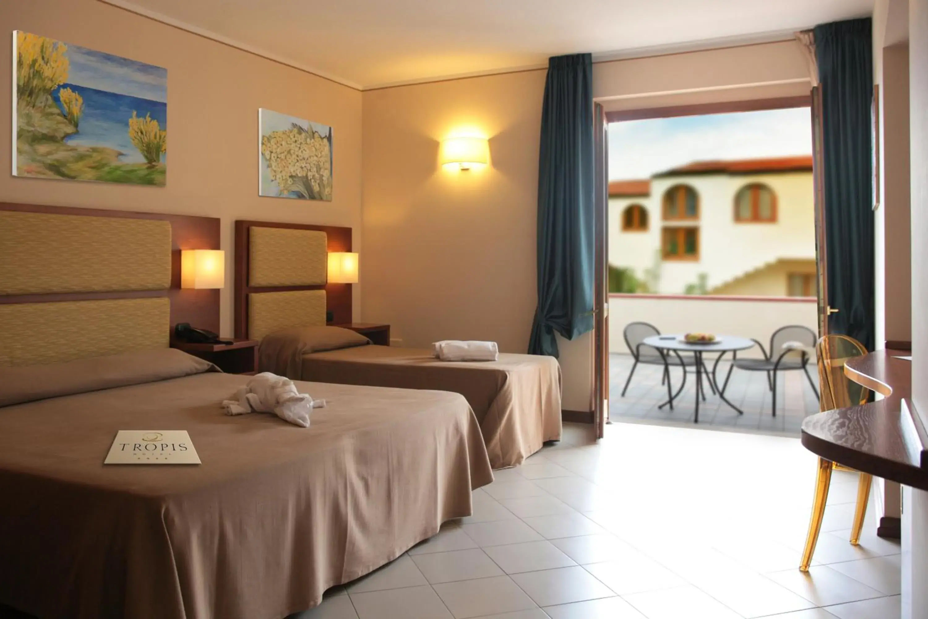 Photo of the whole room, Bed in Tropis Hotel Photo of the whole room, Bed in Tropis Hotel