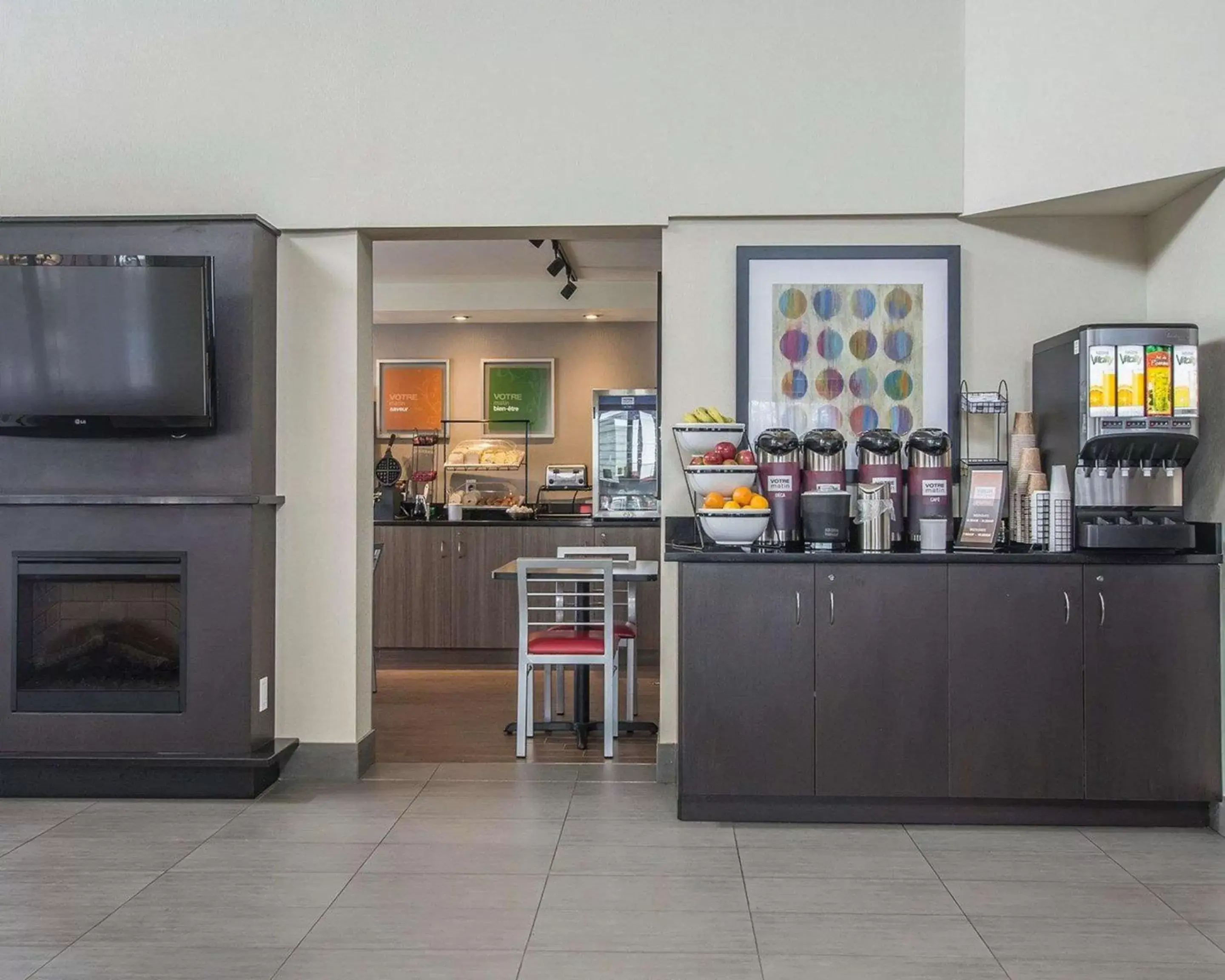 Lobby or reception, Kitchen/Kitchenette in Comfort Inn Alma