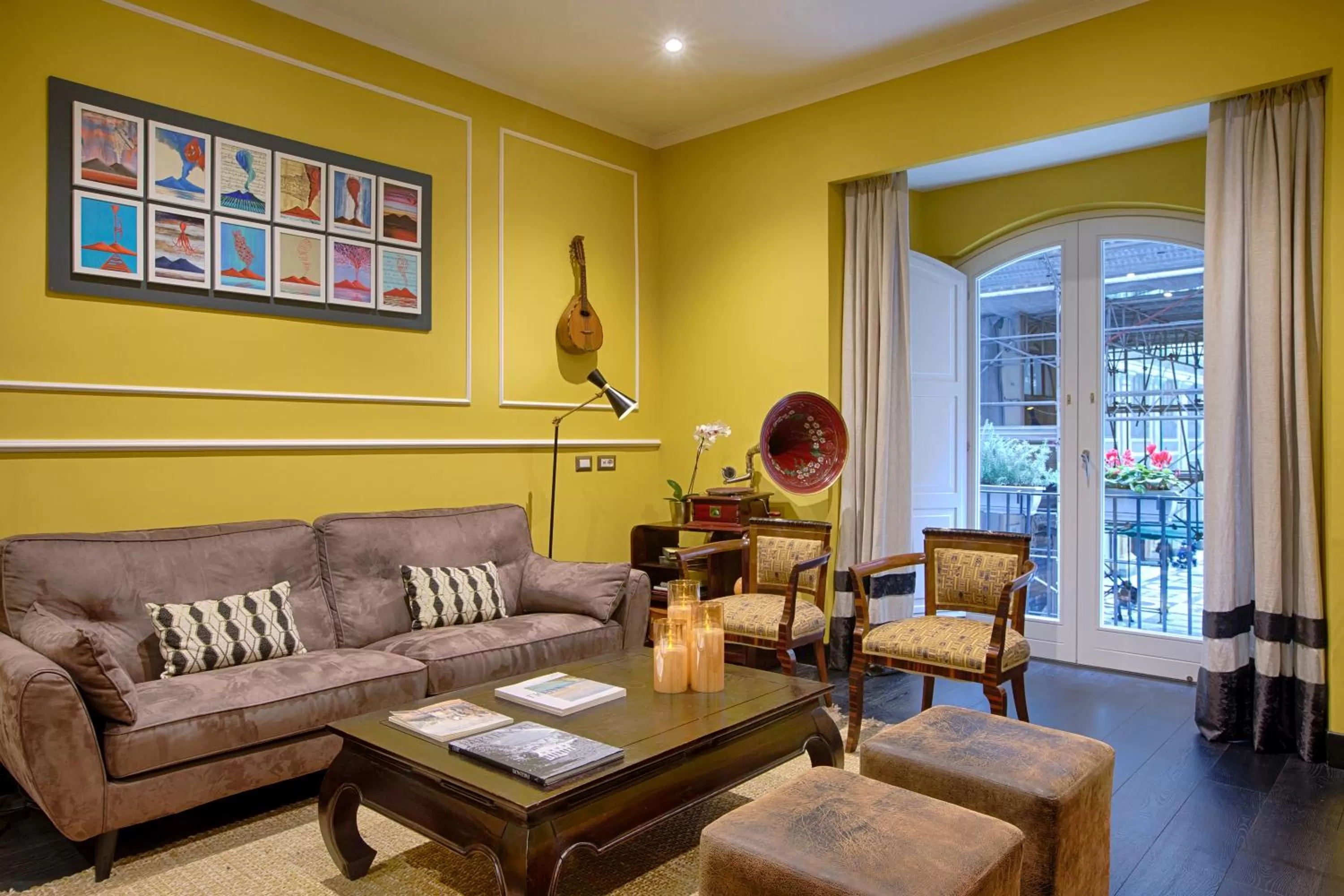 Lobby or reception in Caruso Place Luxury Rooms & Suites