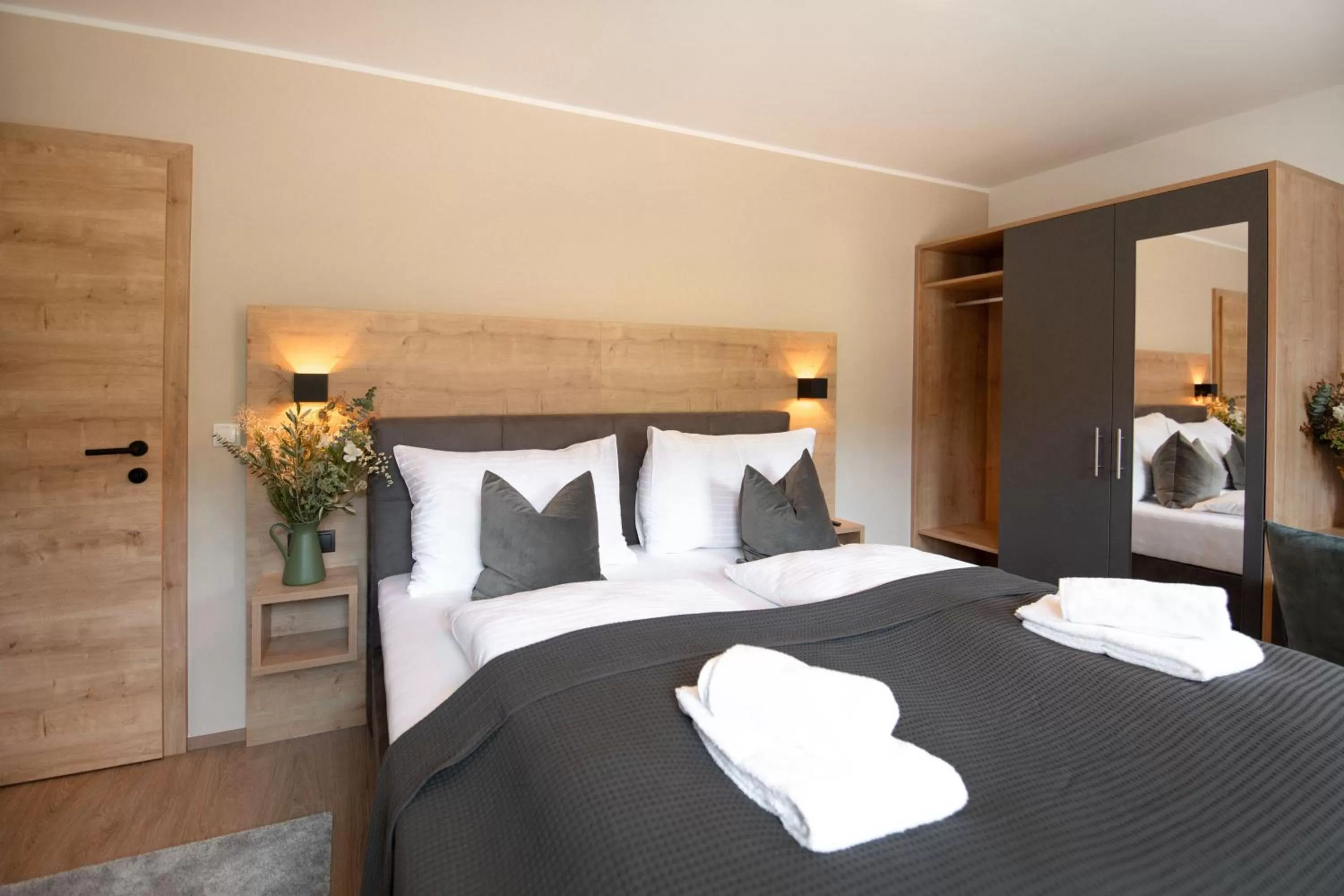 Deluxe Suite with Stone Garden in Das Lenz by Inncomer