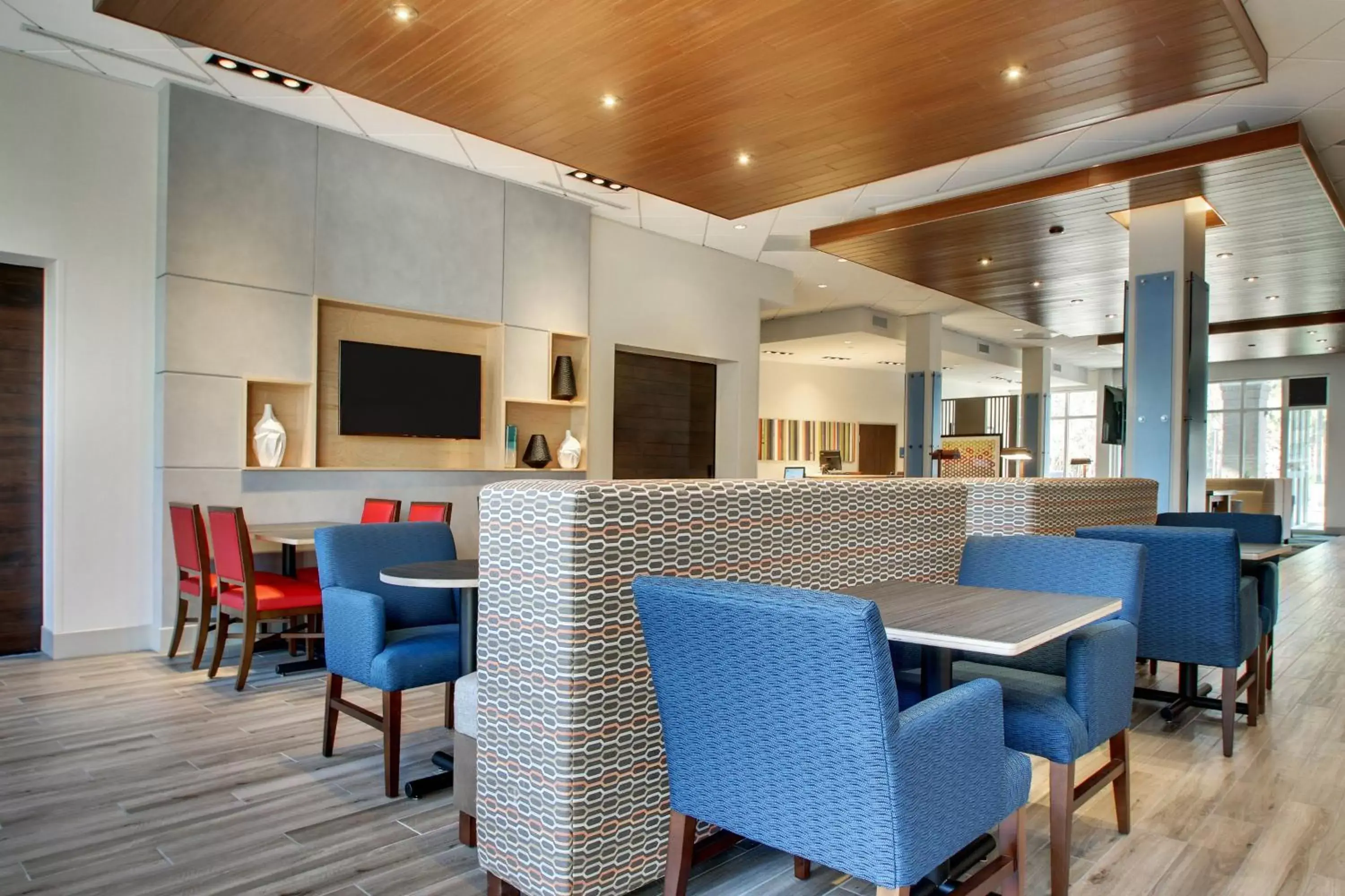 Breakfast, Restaurant/Places to Eat in Holiday Inn Express & Suites - Summerville, an IHG Hotel