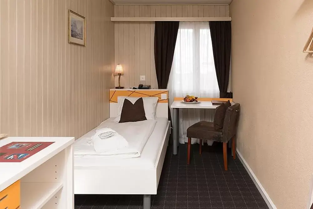 Bed in Hotel Spinne Grindelwald