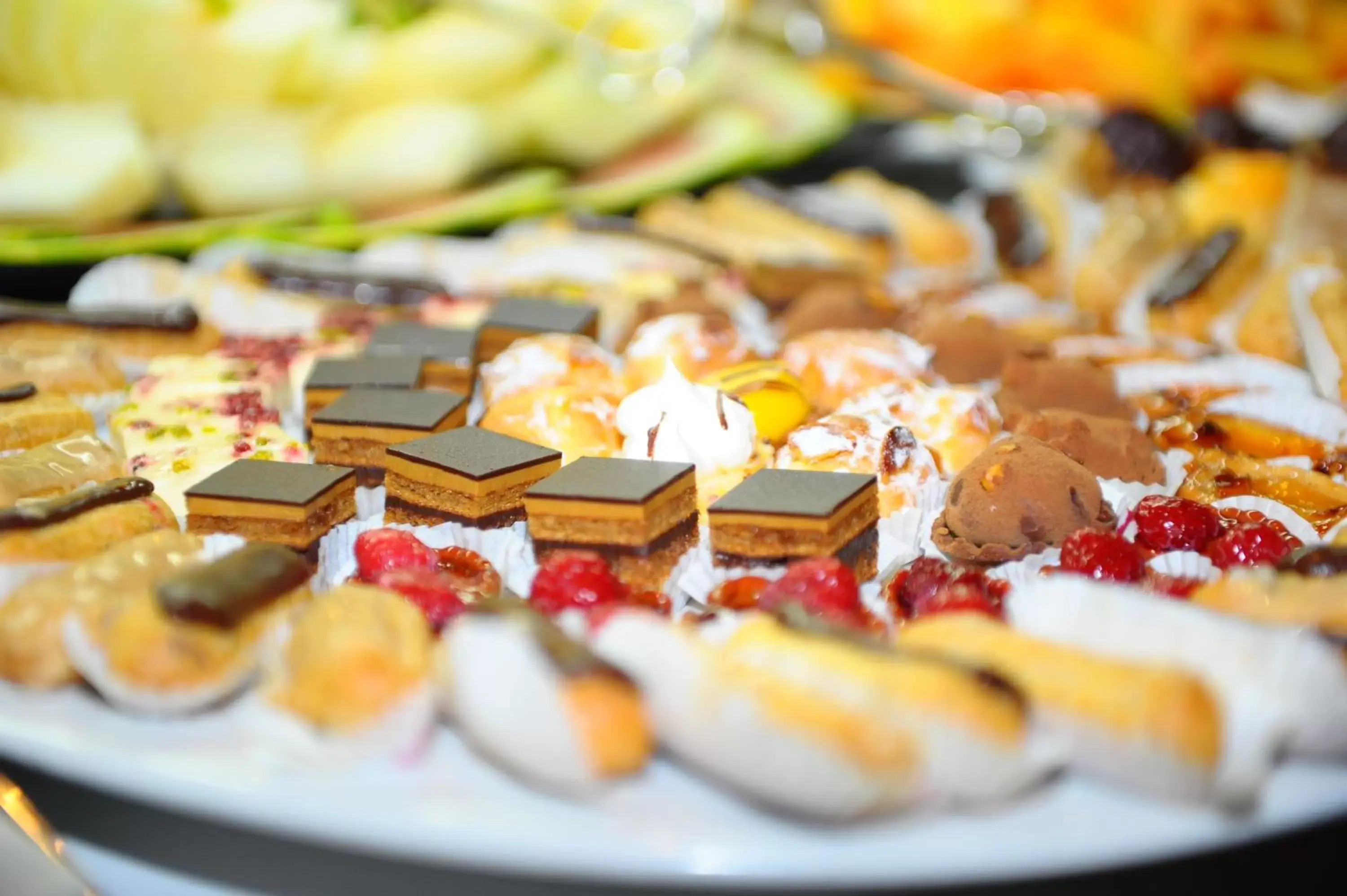 Restaurant/places to eat in Royal Suite Restaurant/places to eat in Royal Suite