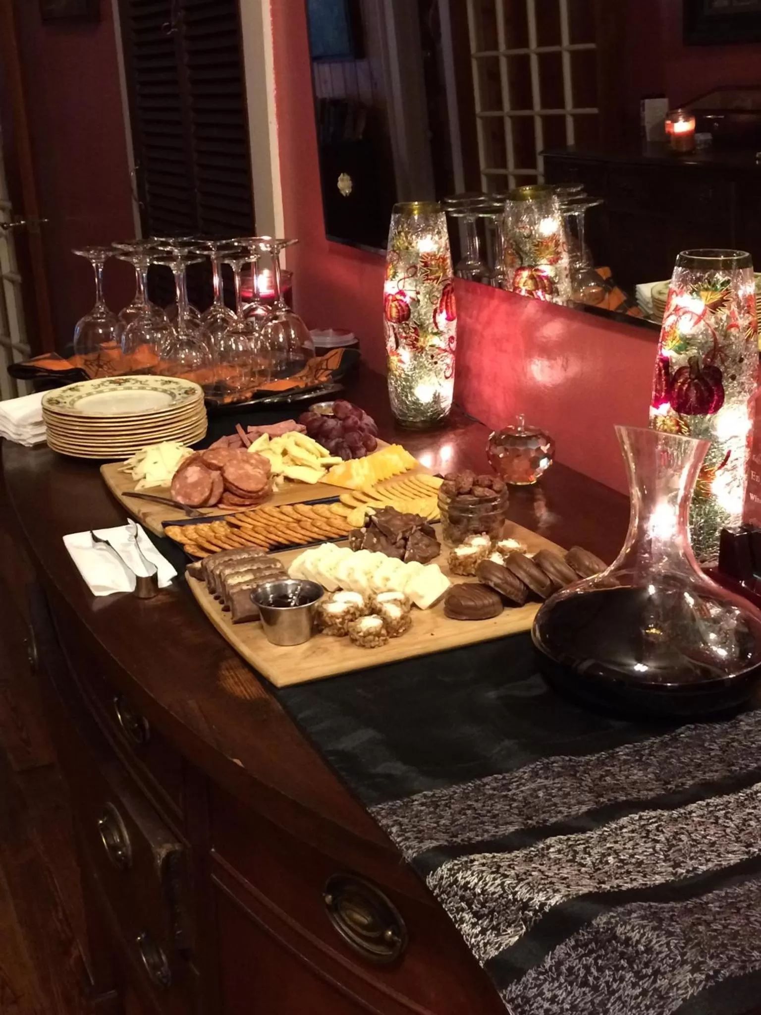 Restaurant/places to eat in The Charleston Inn