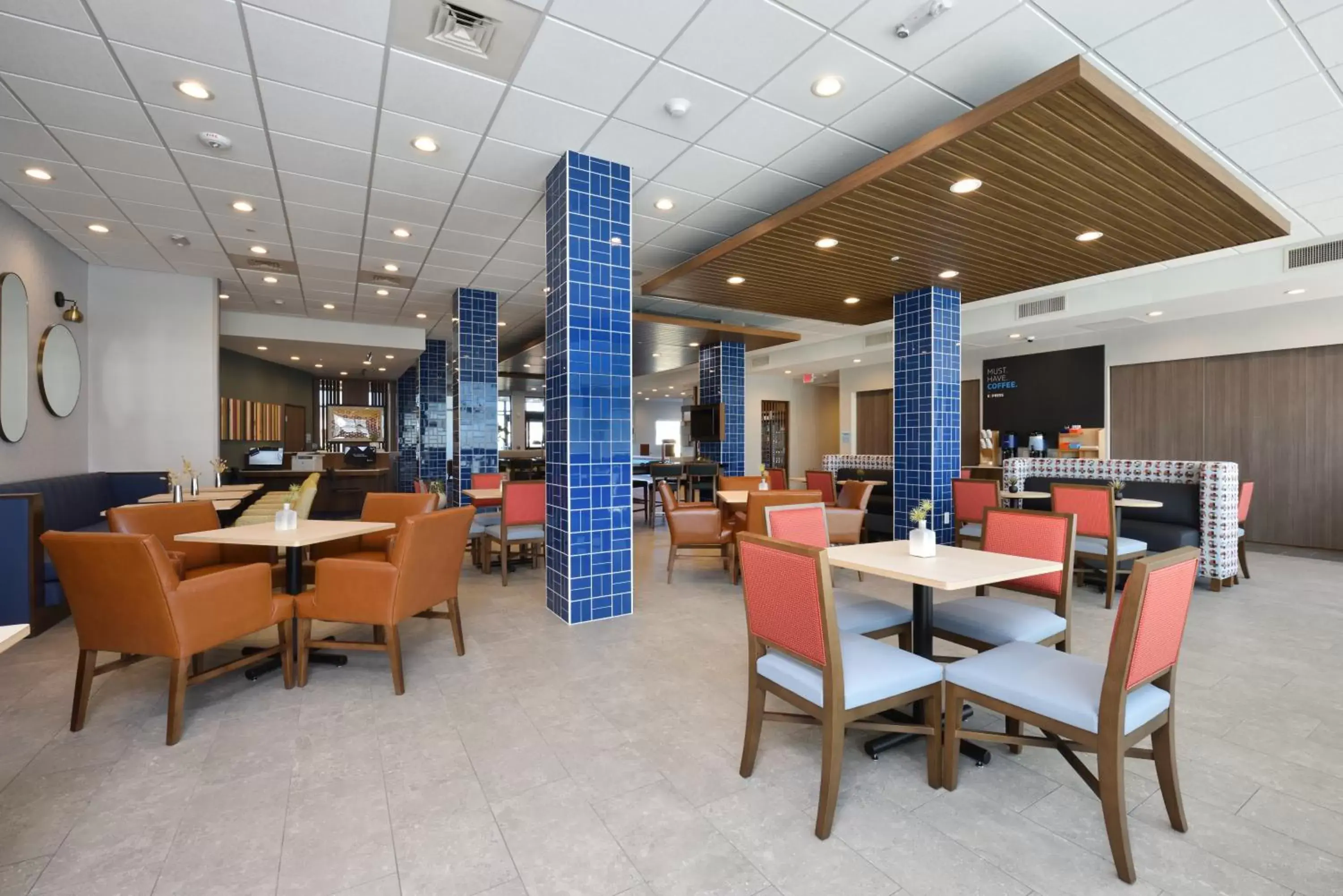 Breakfast, Restaurant/Places to Eat in Holiday Inn Express & Suites - Houston North - Woodlands Area, an IHG Hotel