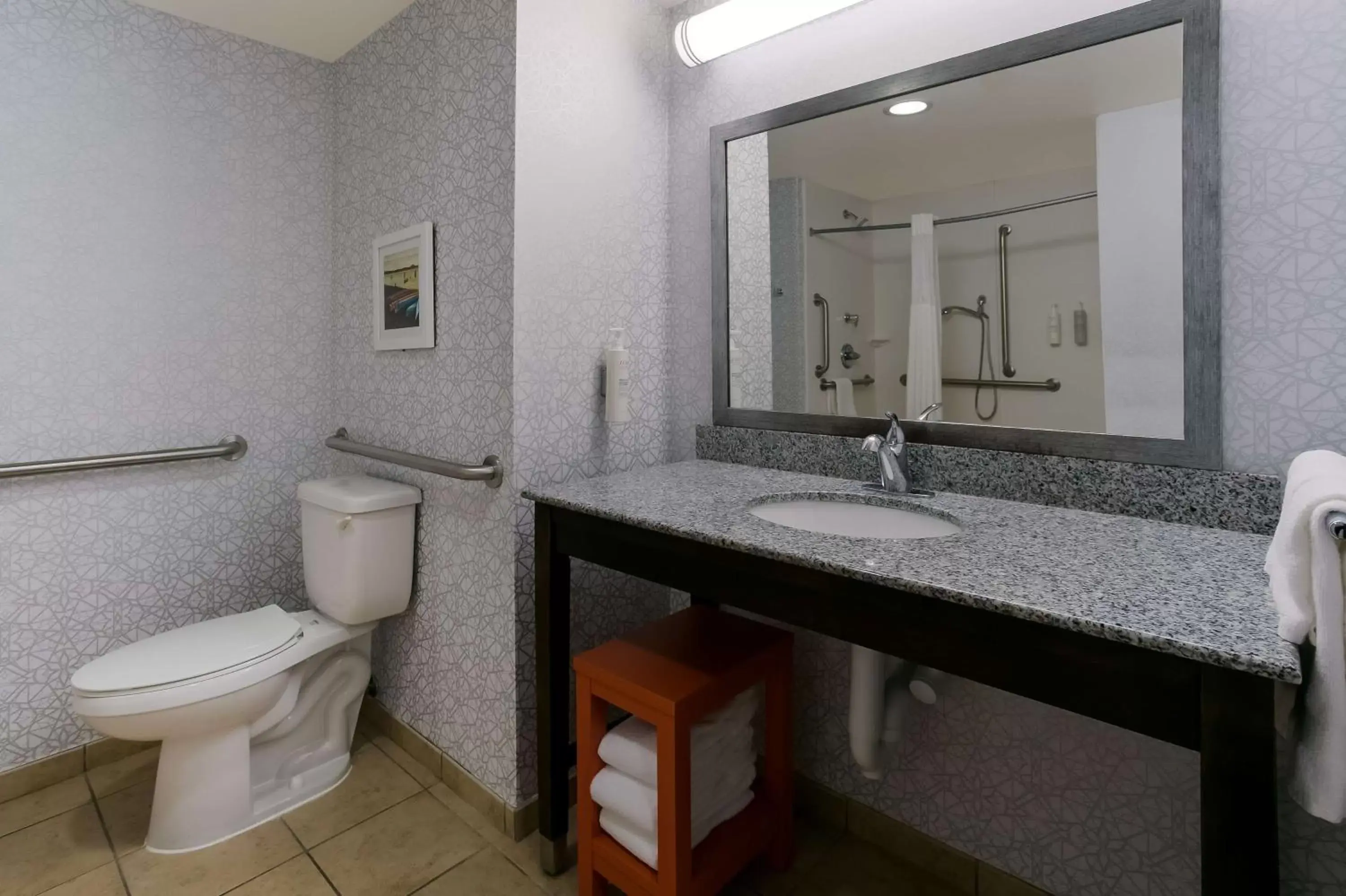 Bathroom in Hampton Inn & Suites Wilmington Christiana