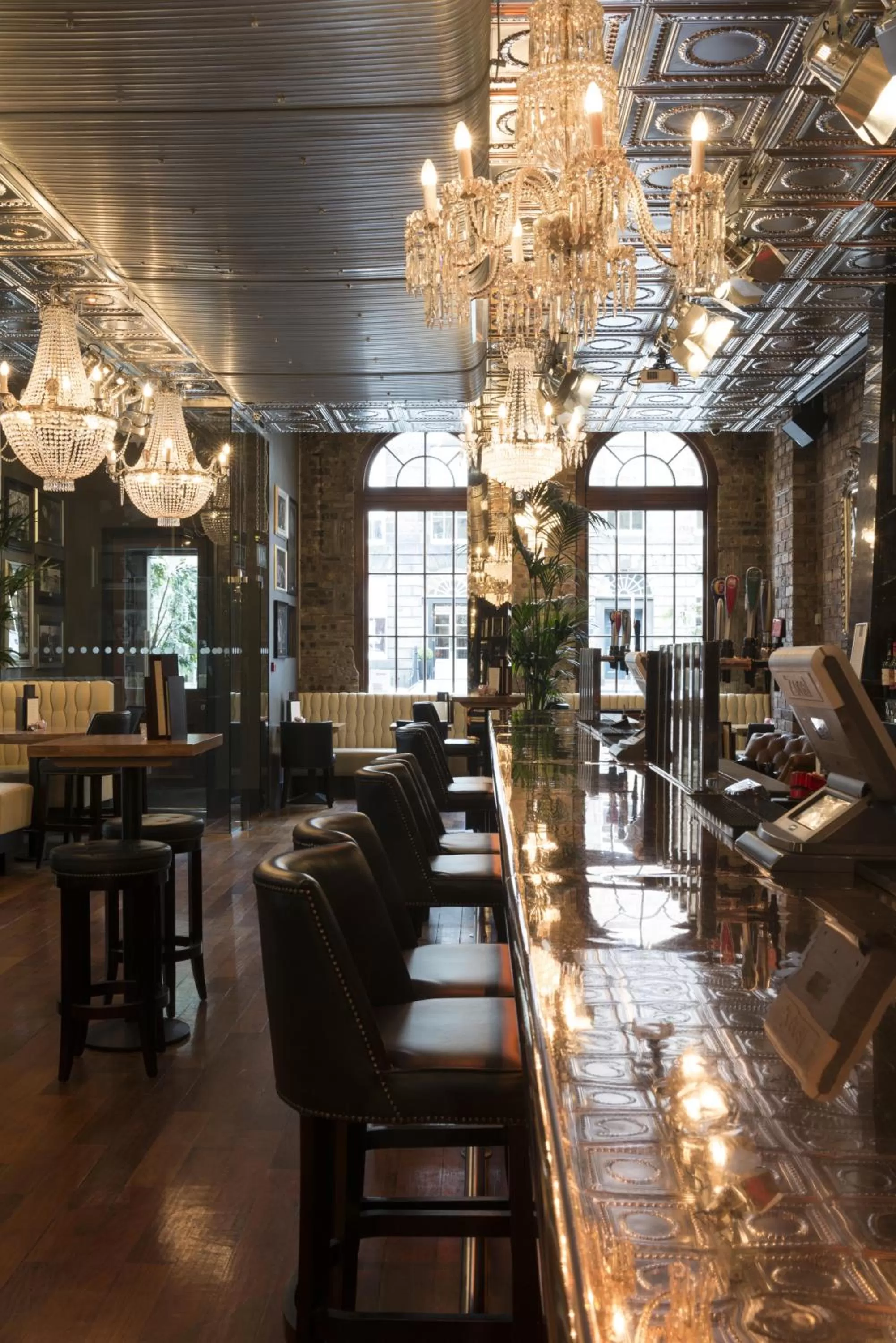 Lounge or bar in Angels Share Hotel