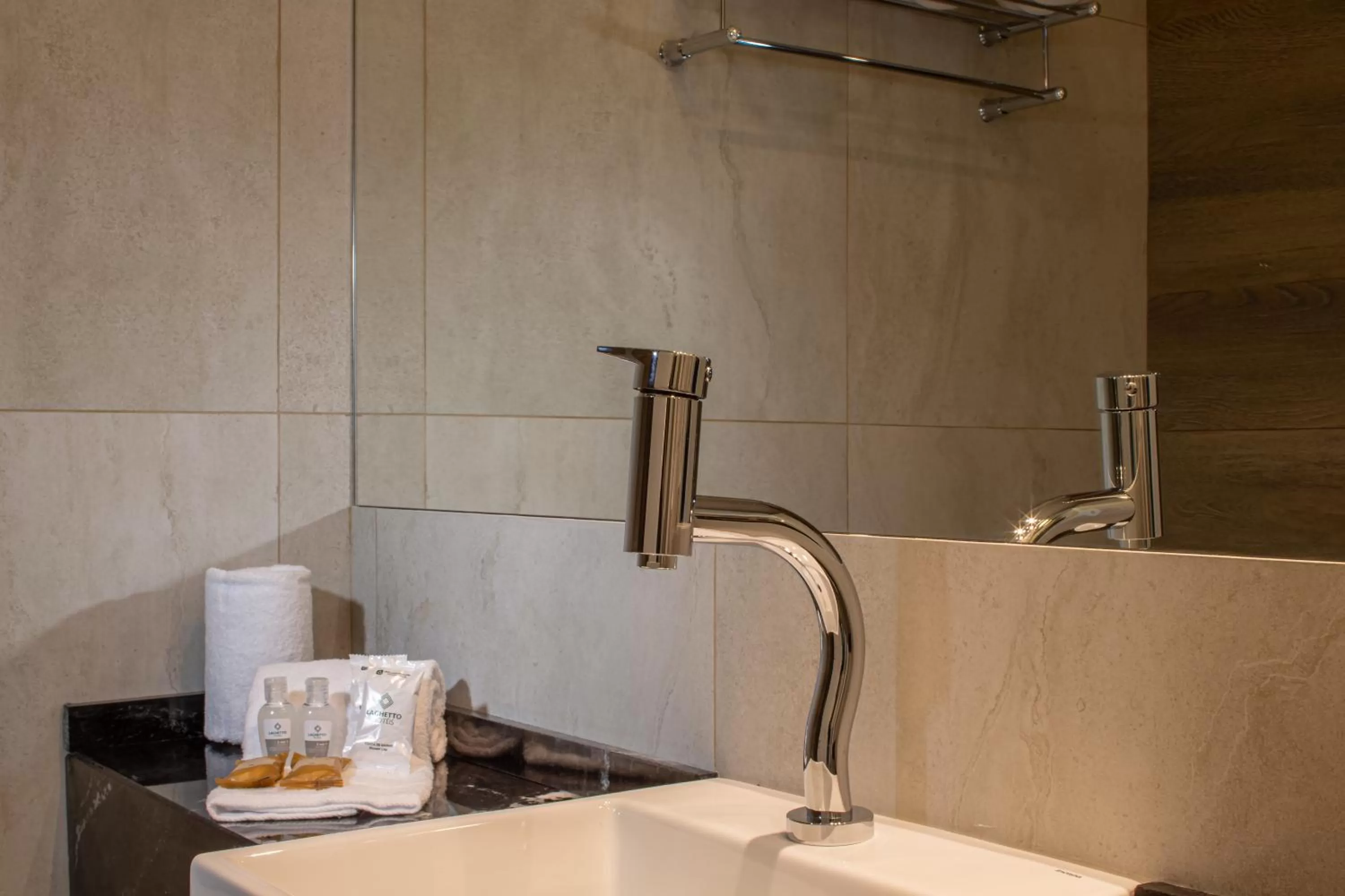 Bathroom in Laghetto Canela