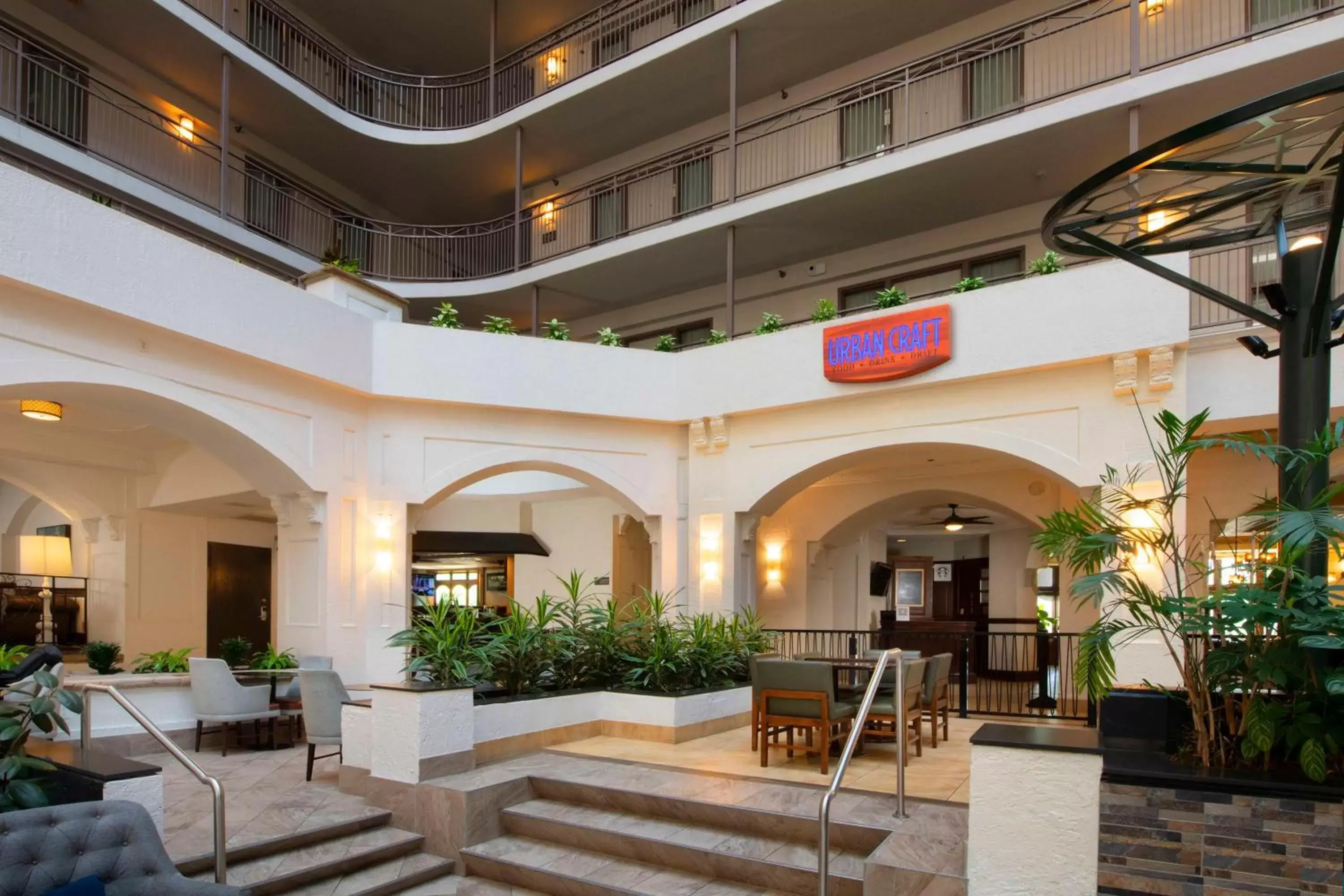 Restaurant/places to eat in Embassy Suites Dallas - DFW International Airport South