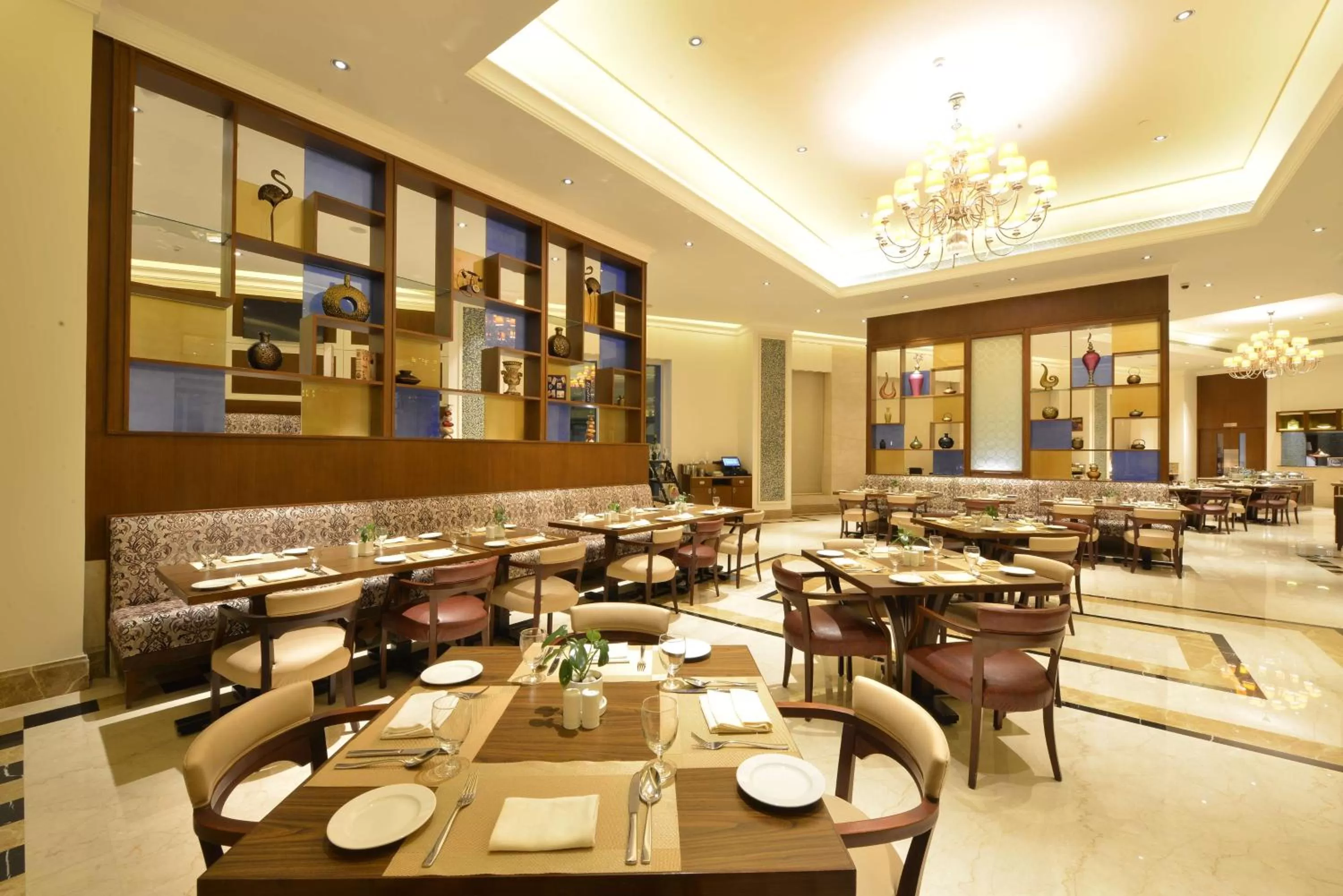 Restaurant/places to eat in Ramada Plaza Chennai