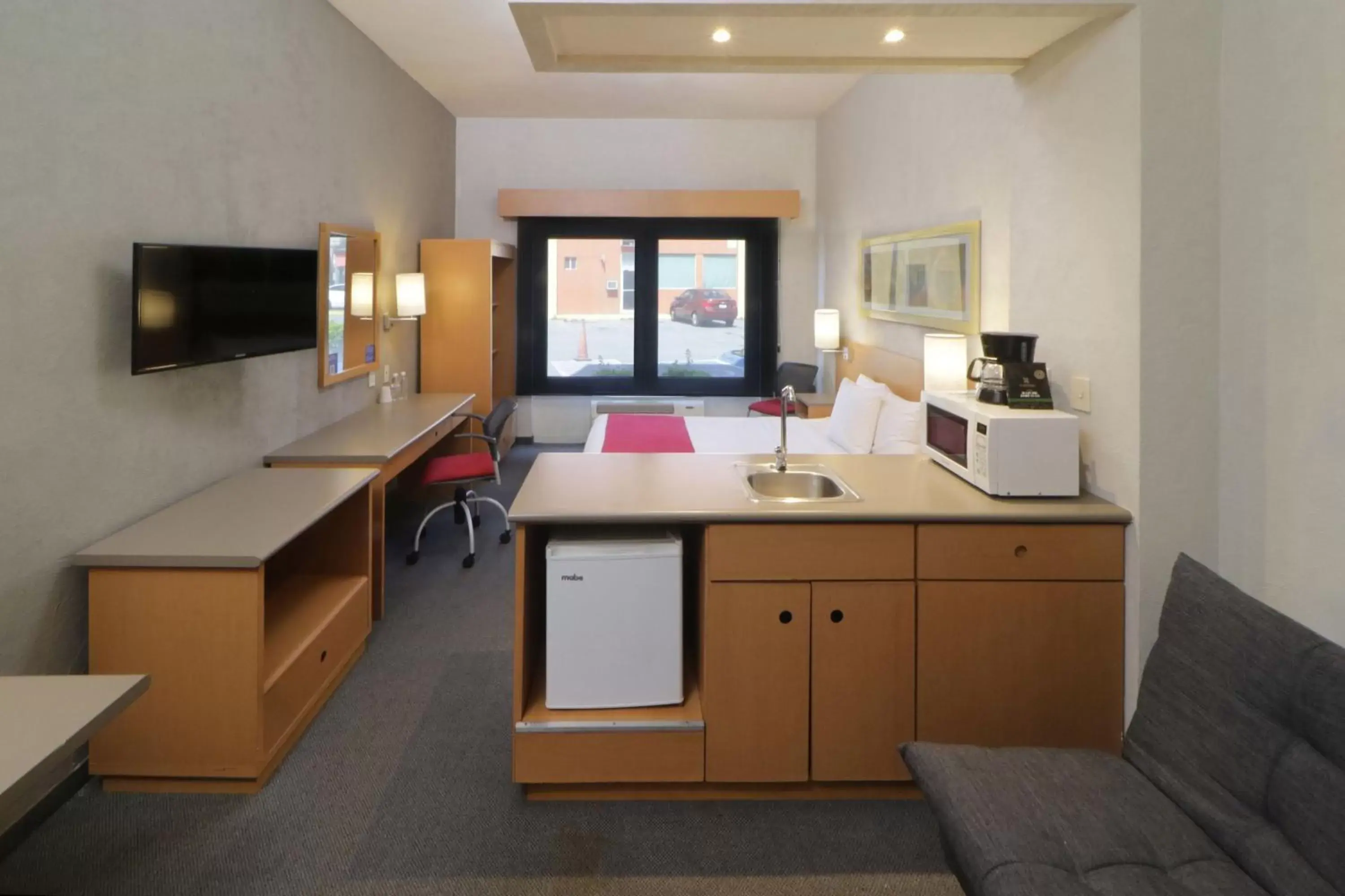 Photo of the whole room, Kitchen/Kitchenette in City Express by Marriott Nuevo Laredo