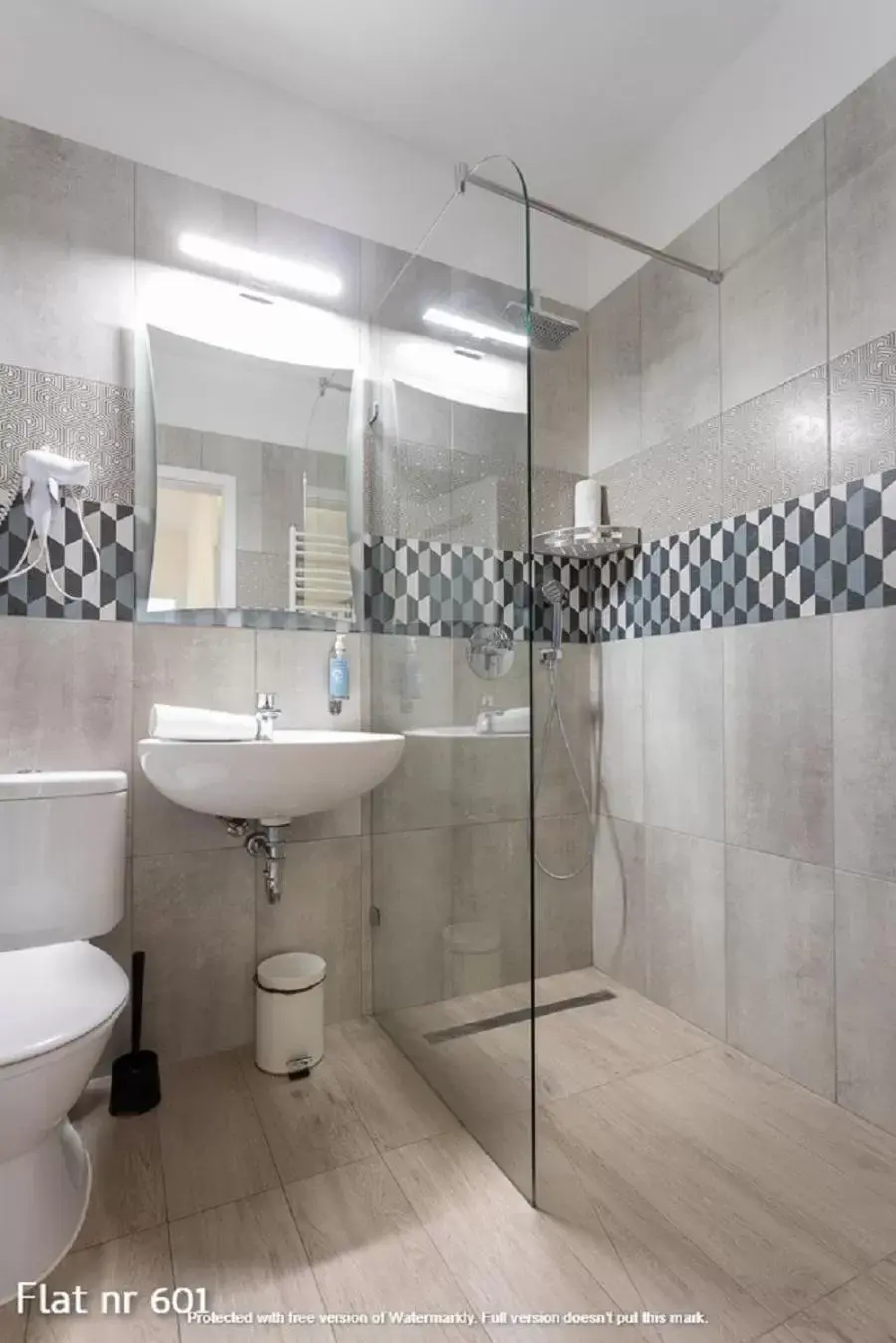 Shower, Bathroom in Corvin Plaza Apartments & Suites