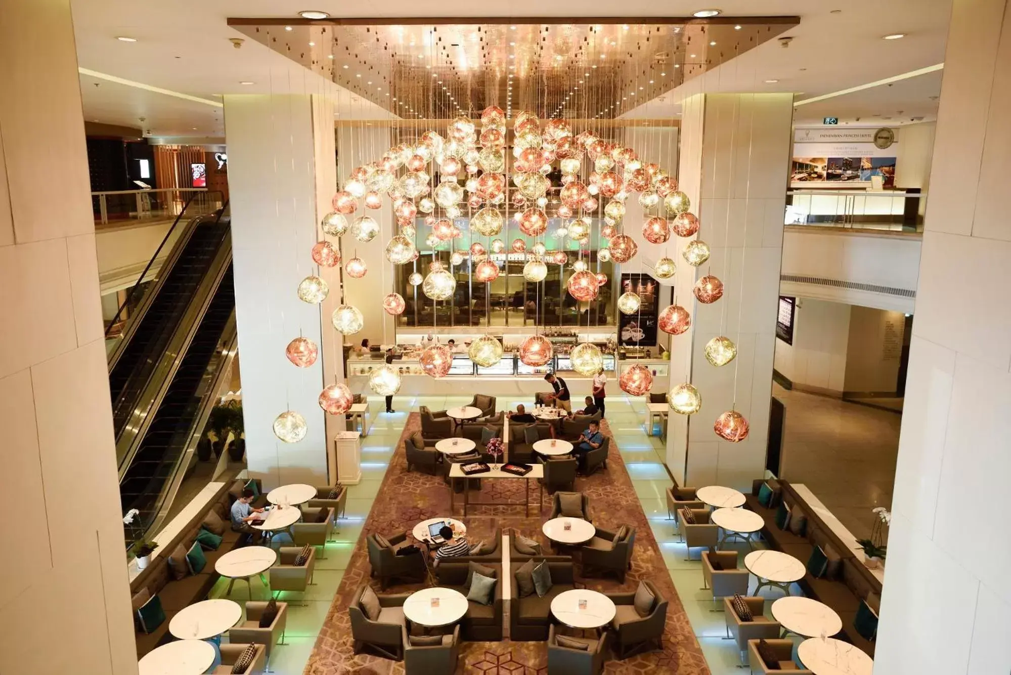 Lobby or reception, Restaurant/Places to Eat in Pathumwan Princess Hotel - SHA Extra Plus Certified