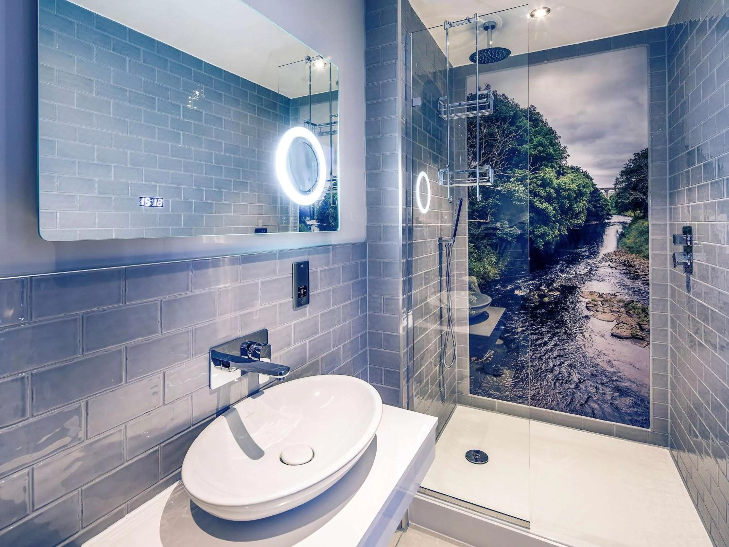 Photo of the whole room in Mercure Inverness Hotel