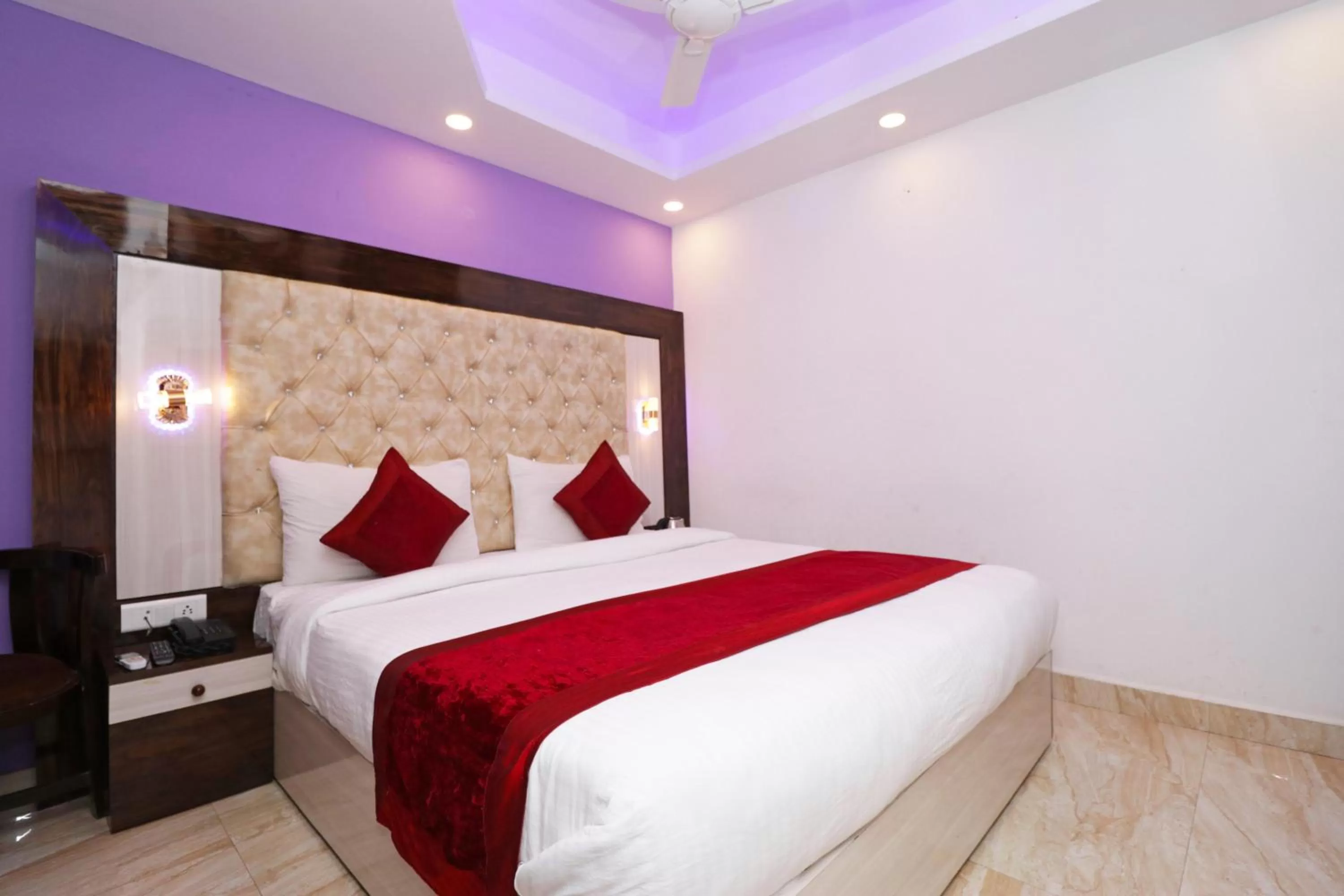 Photo of the whole room, Bed in Airport Hotel Shivaka Inn