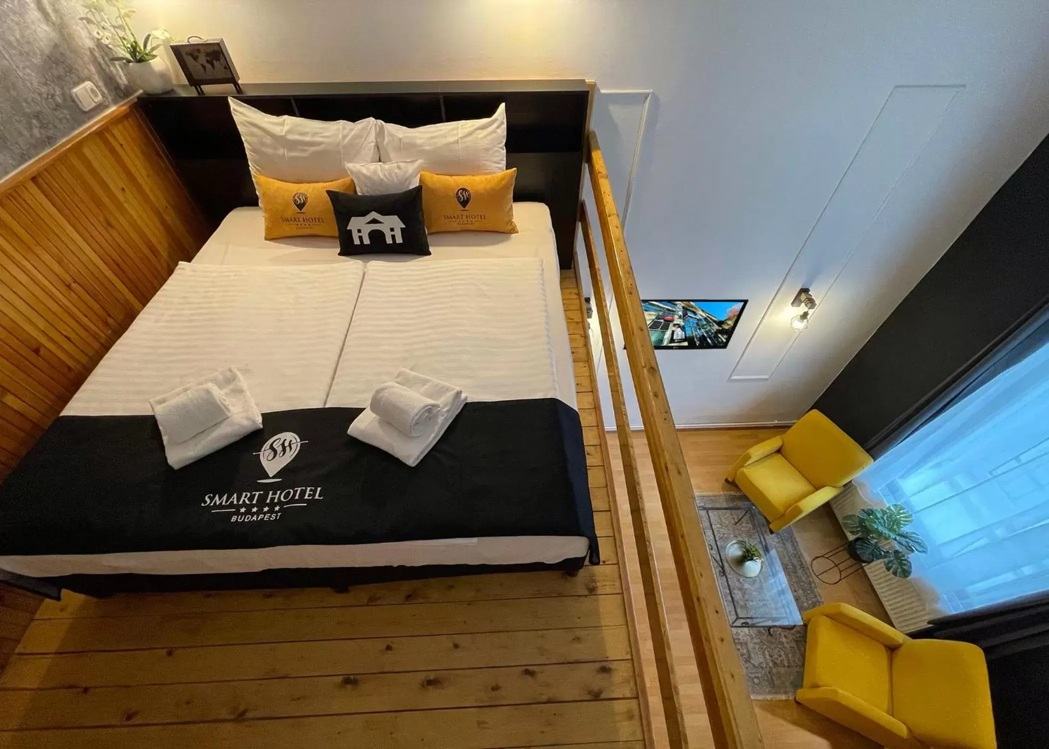 Bed in Smart Hotel Budapest