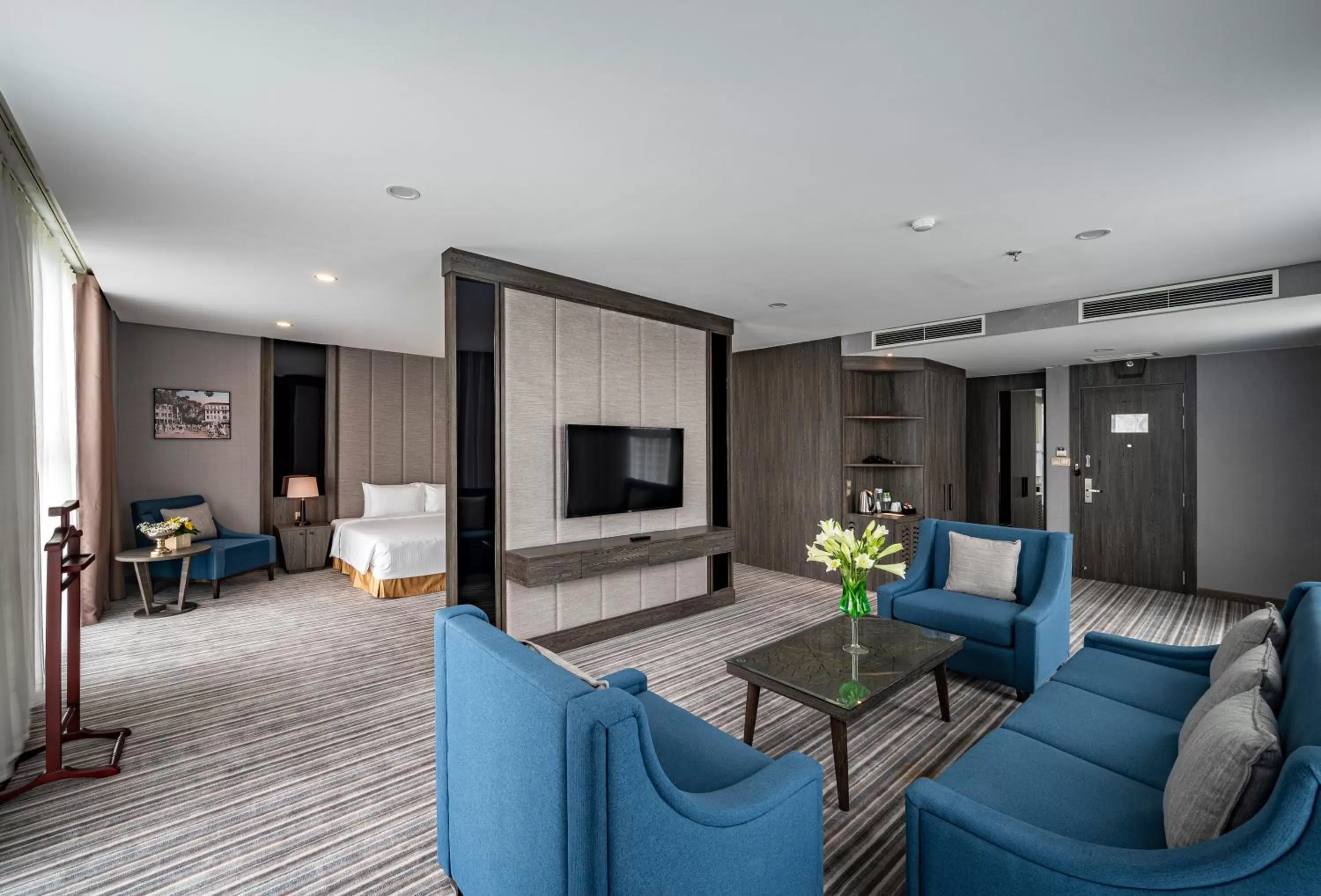 Living room in Muong Thanh Luxury Saigon Hotel