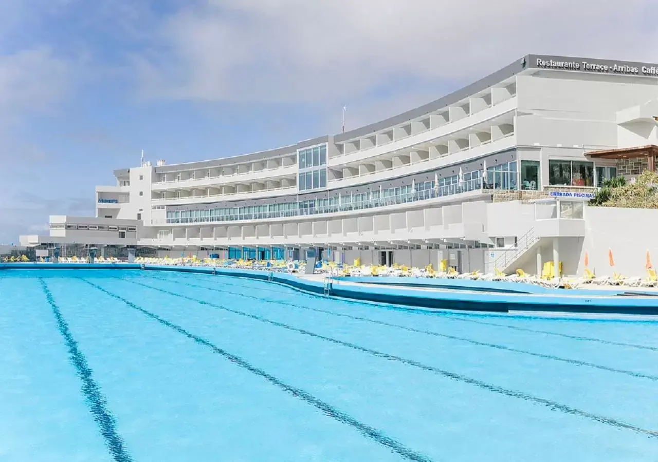 Swimming pool, Property Building in Arribas Sintra Hotel