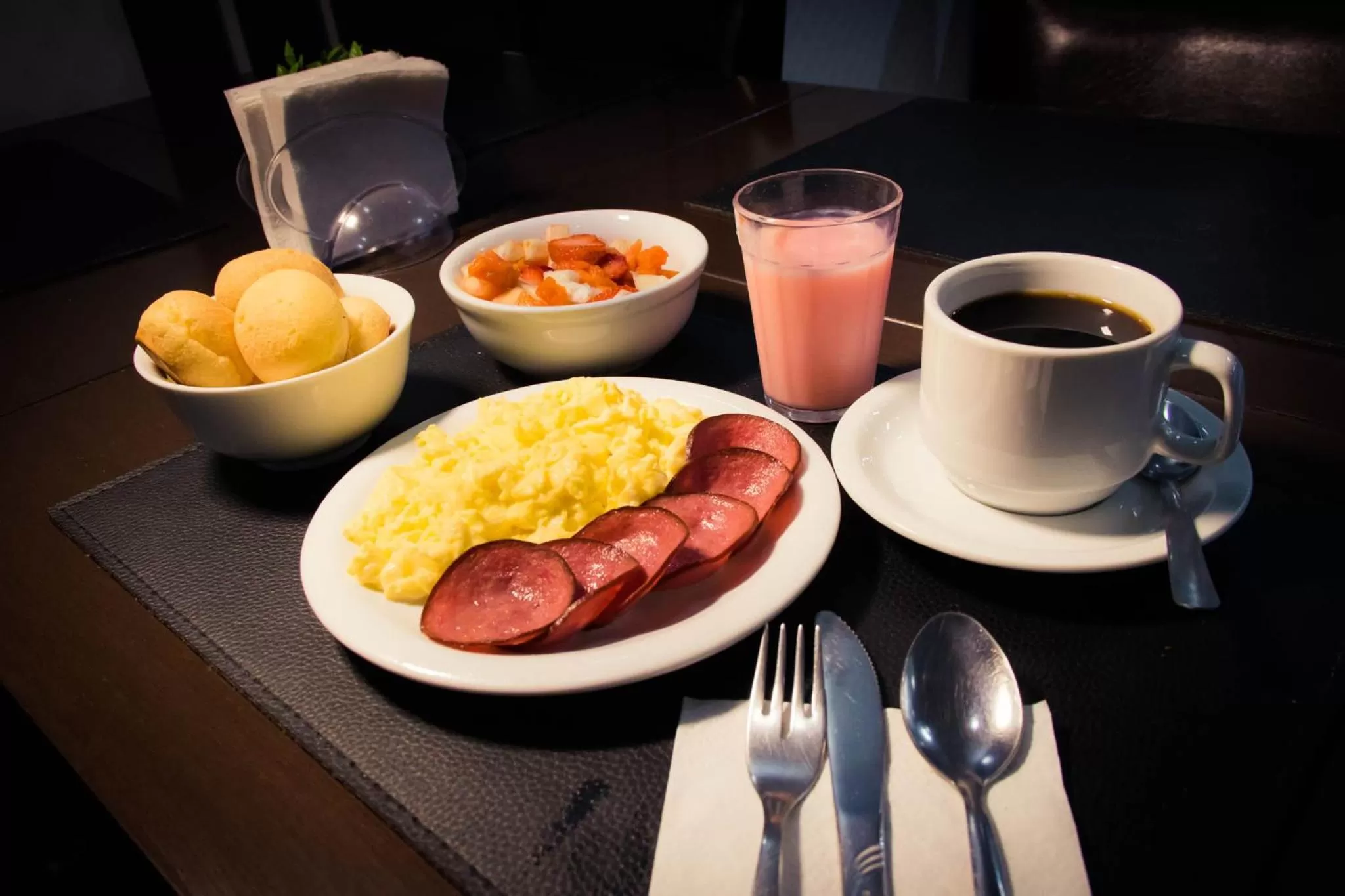 Breakfast in Embaixador Hotel & Centro de Eventos by Fast10