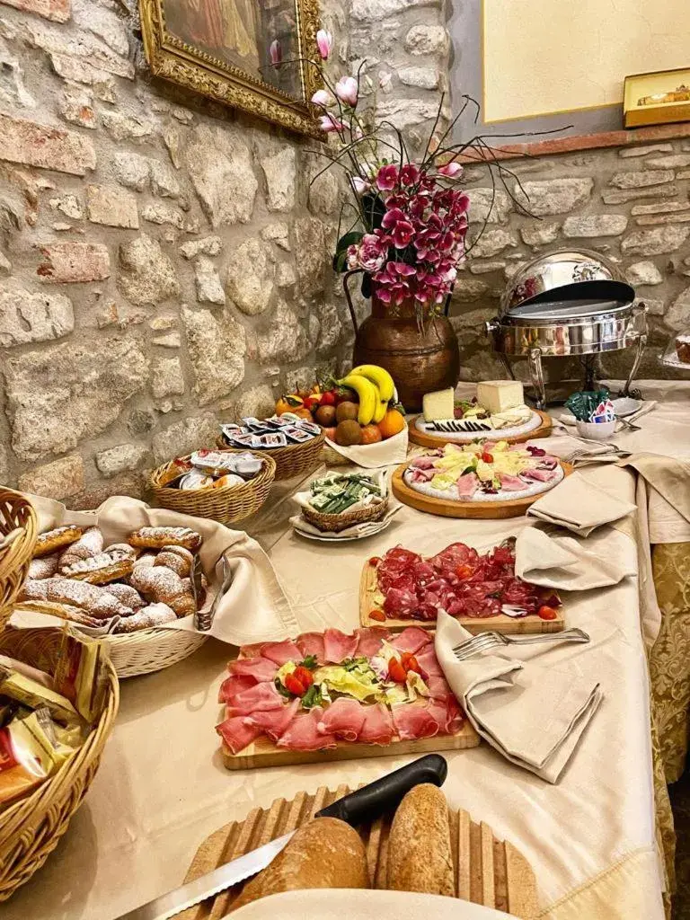 Food and drinks in Relais Villa Baldelli