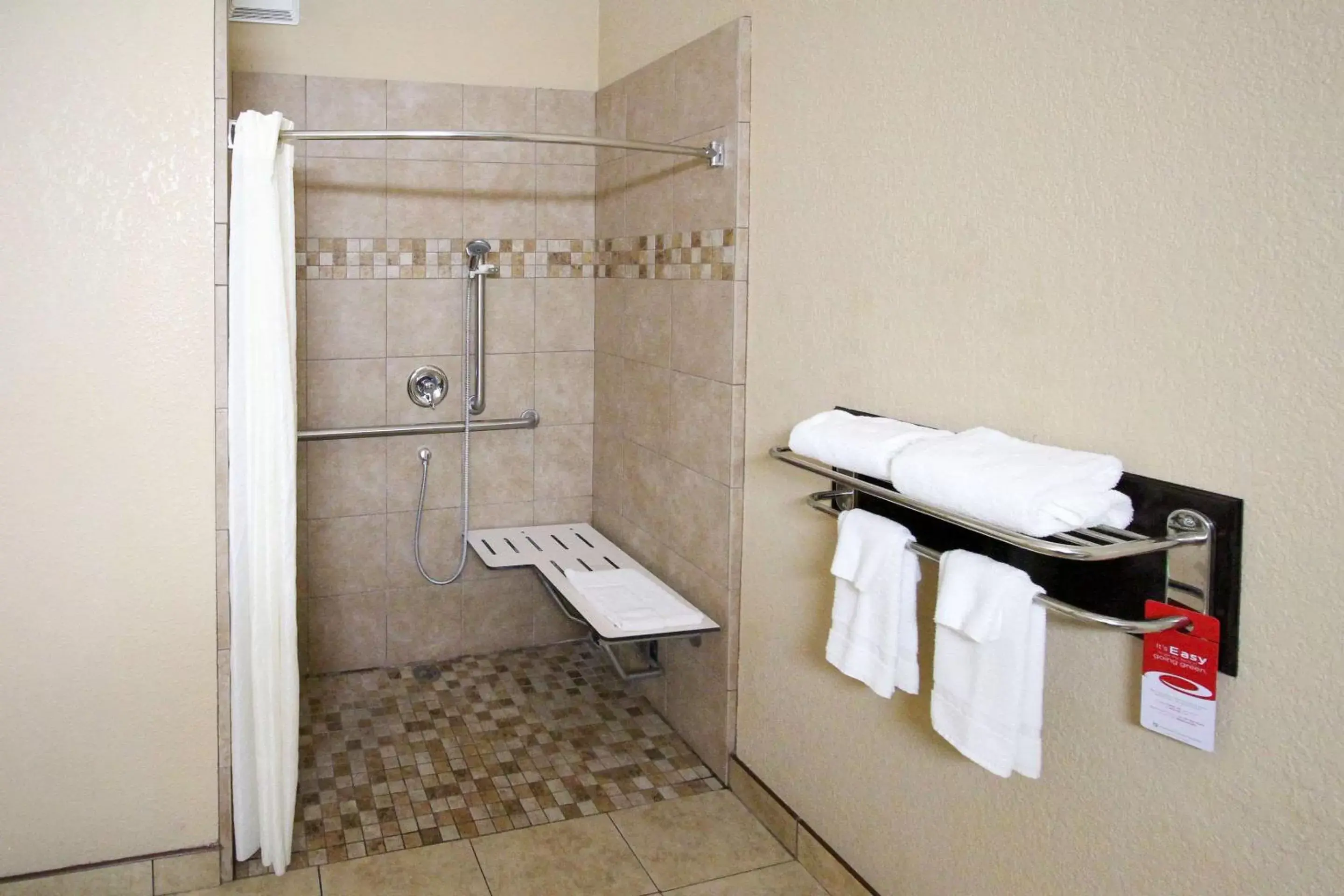 Bathroom in Econo Lodge Inn & Suites Fallbrook Downtown