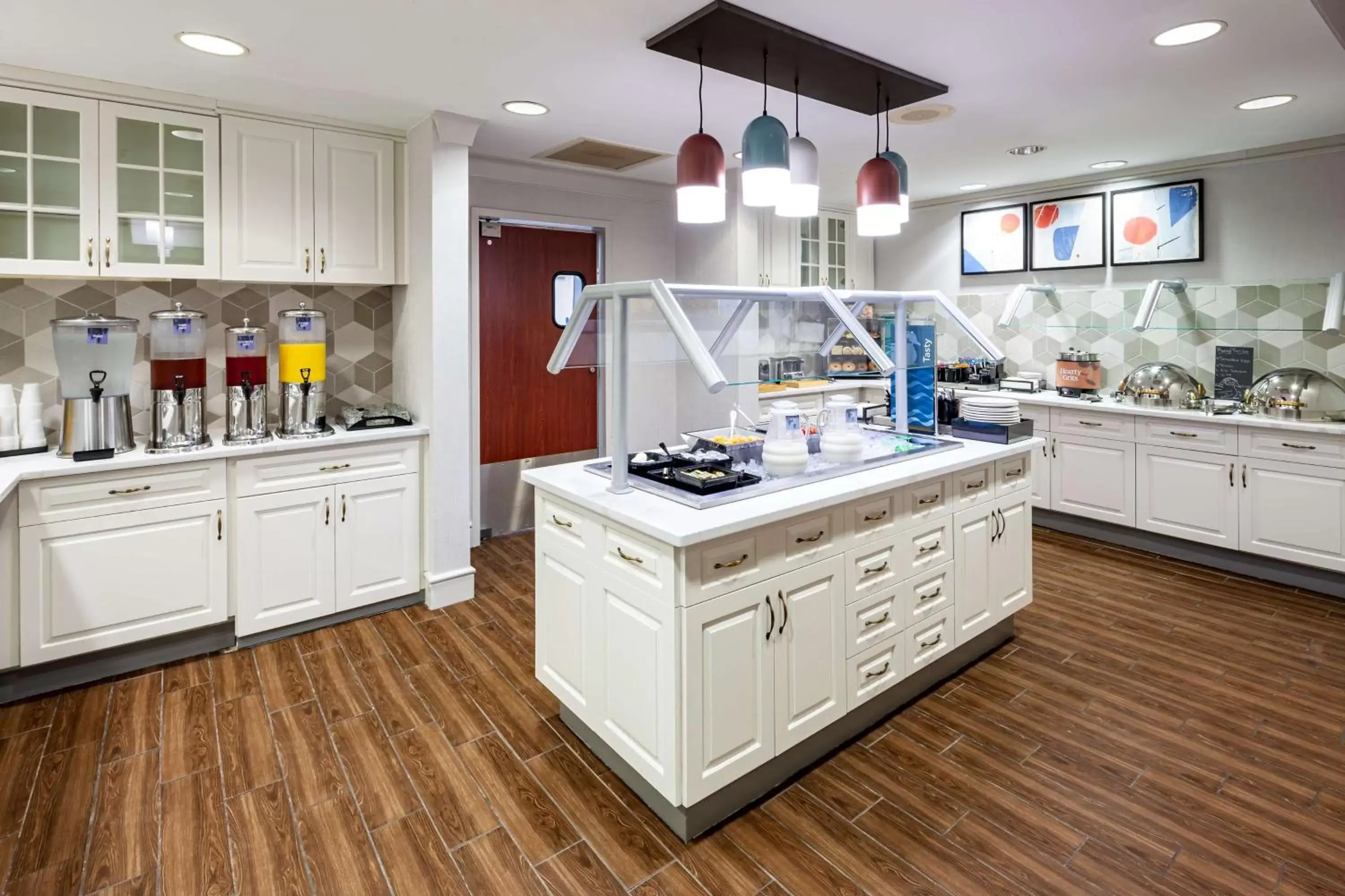 Breakfast, Kitchen/Kitchenette in Homewood Suites by Hilton Jacksonville-South/St. Johns Ctr.