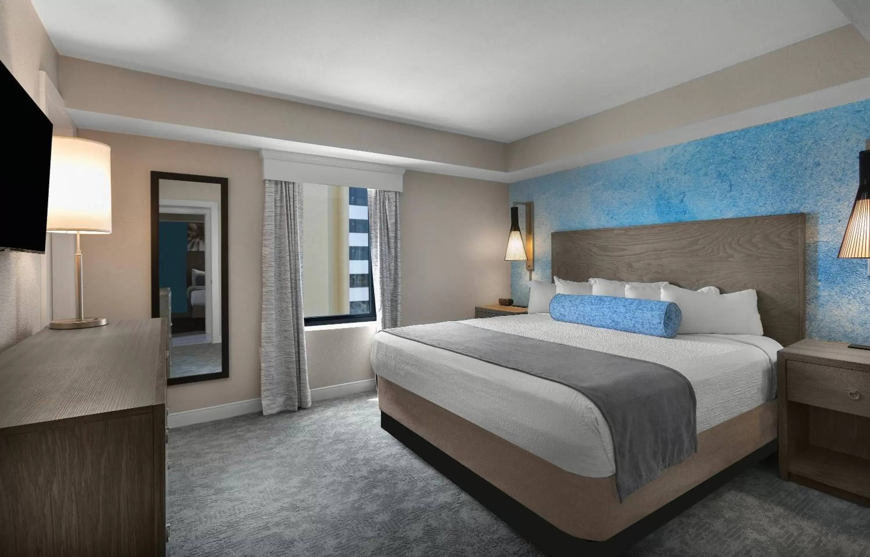Bedroom, Bed in Breakers Resort Hotel