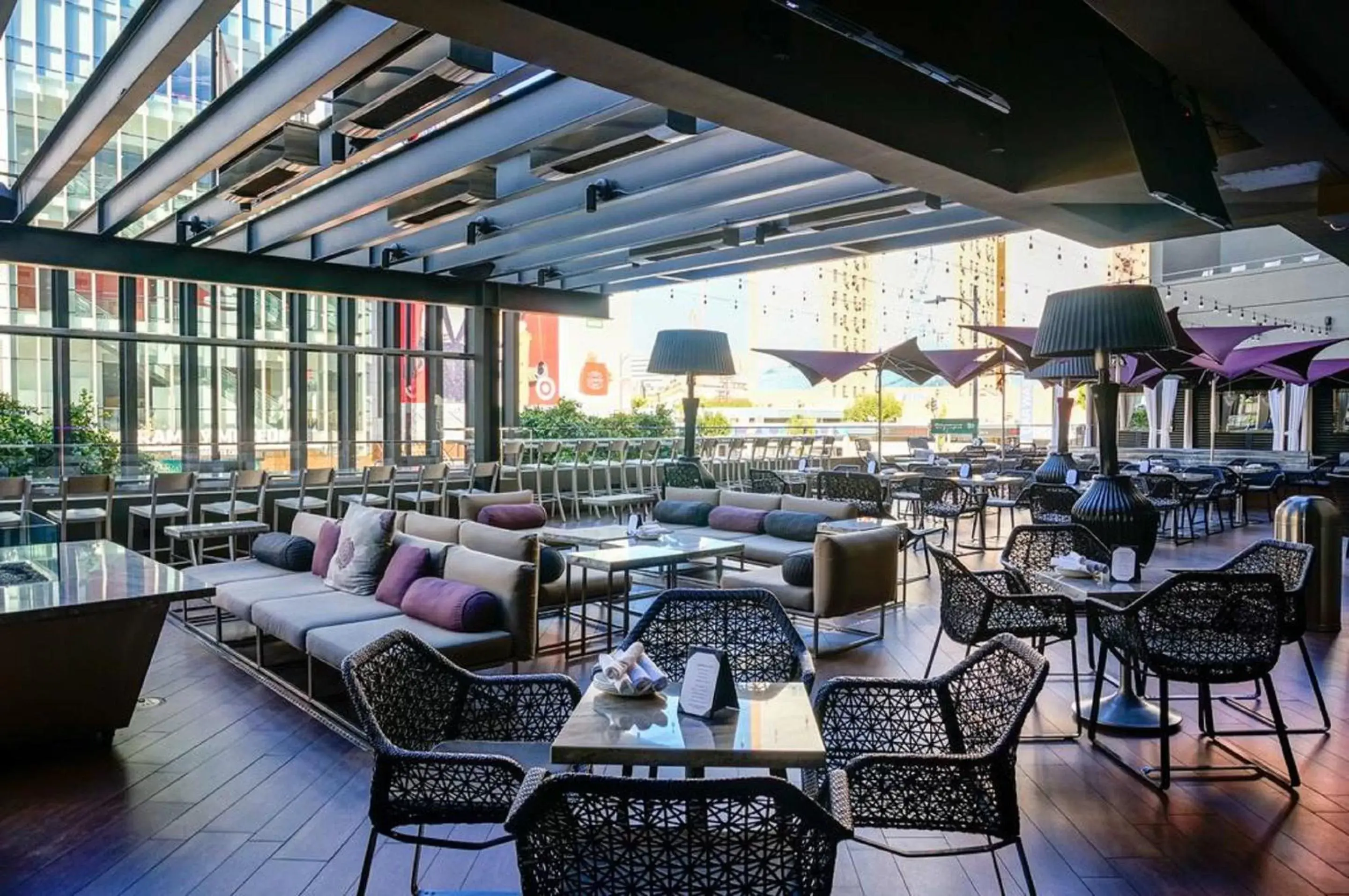 Patio, Restaurant/Places to Eat in E Central Hotel Downtown Los Angeles