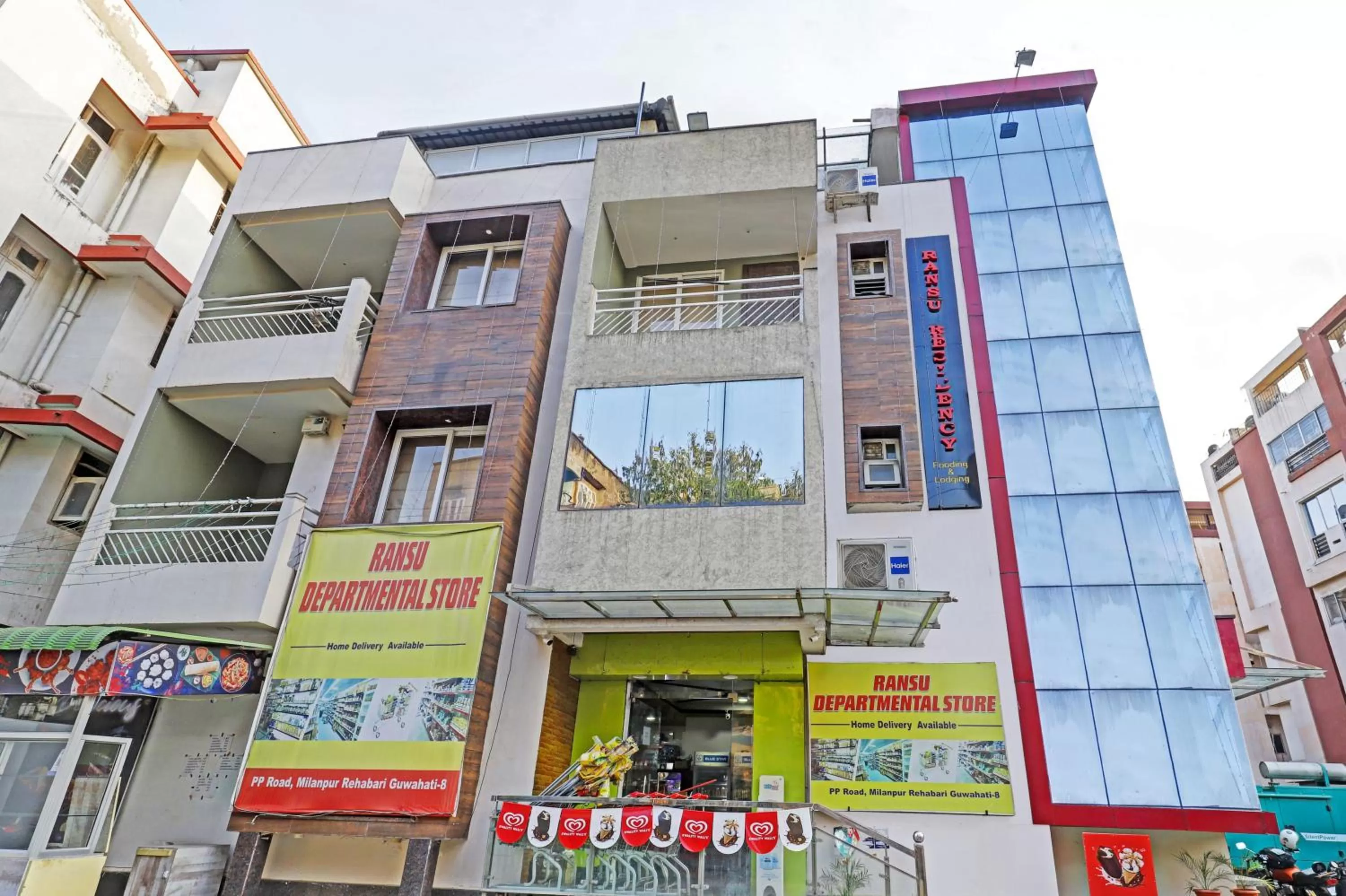 Property building in Itsy Hotels Ransu Residency