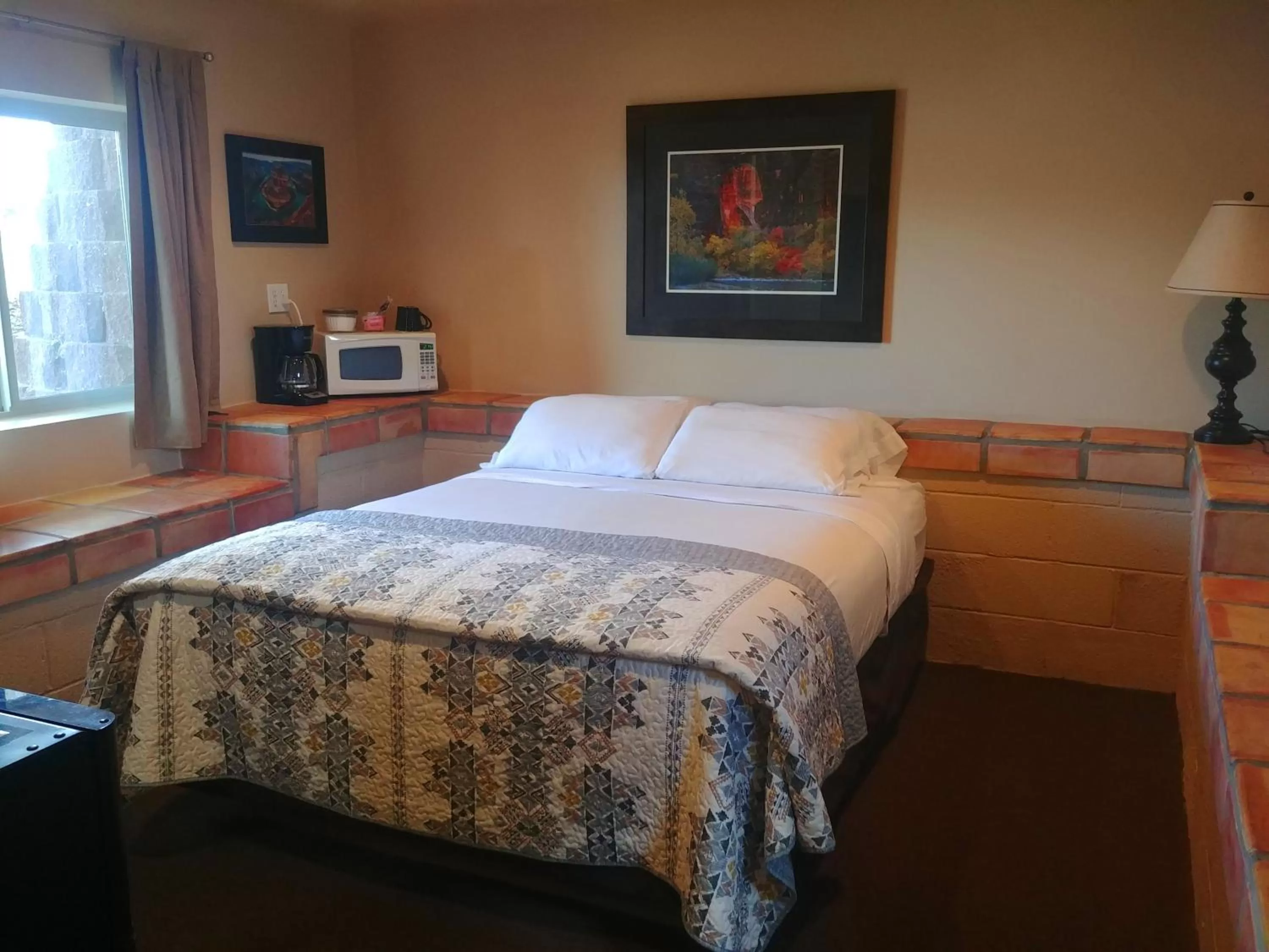 Bedroom, Bed in Lake Powell Motel & Apartments