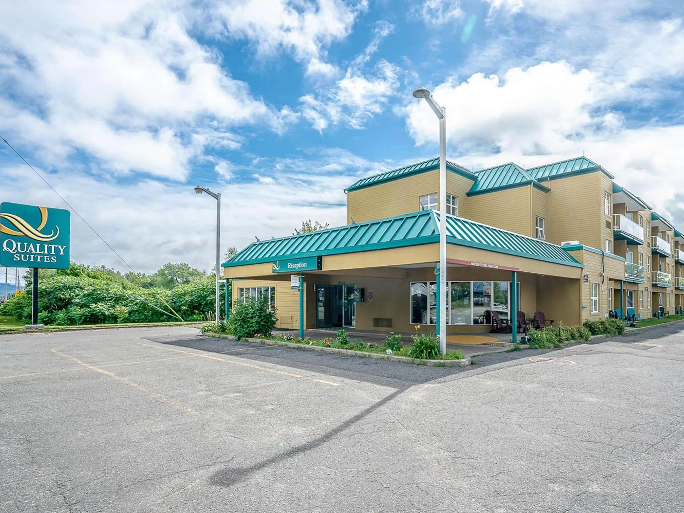 Property building in Quality Suites